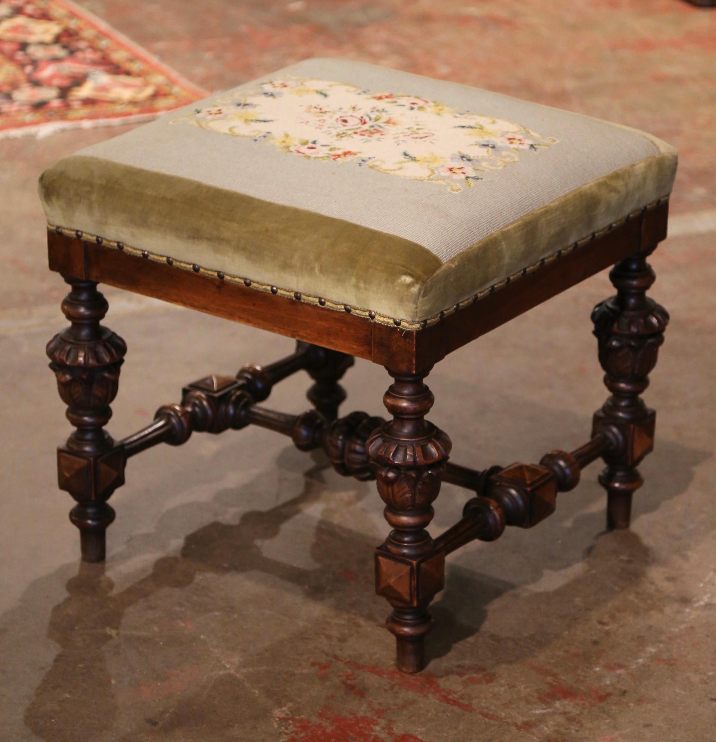 19th Century French Louis XIV Carved Walnut Stool with Needlepoint Tapestry For Sale 1