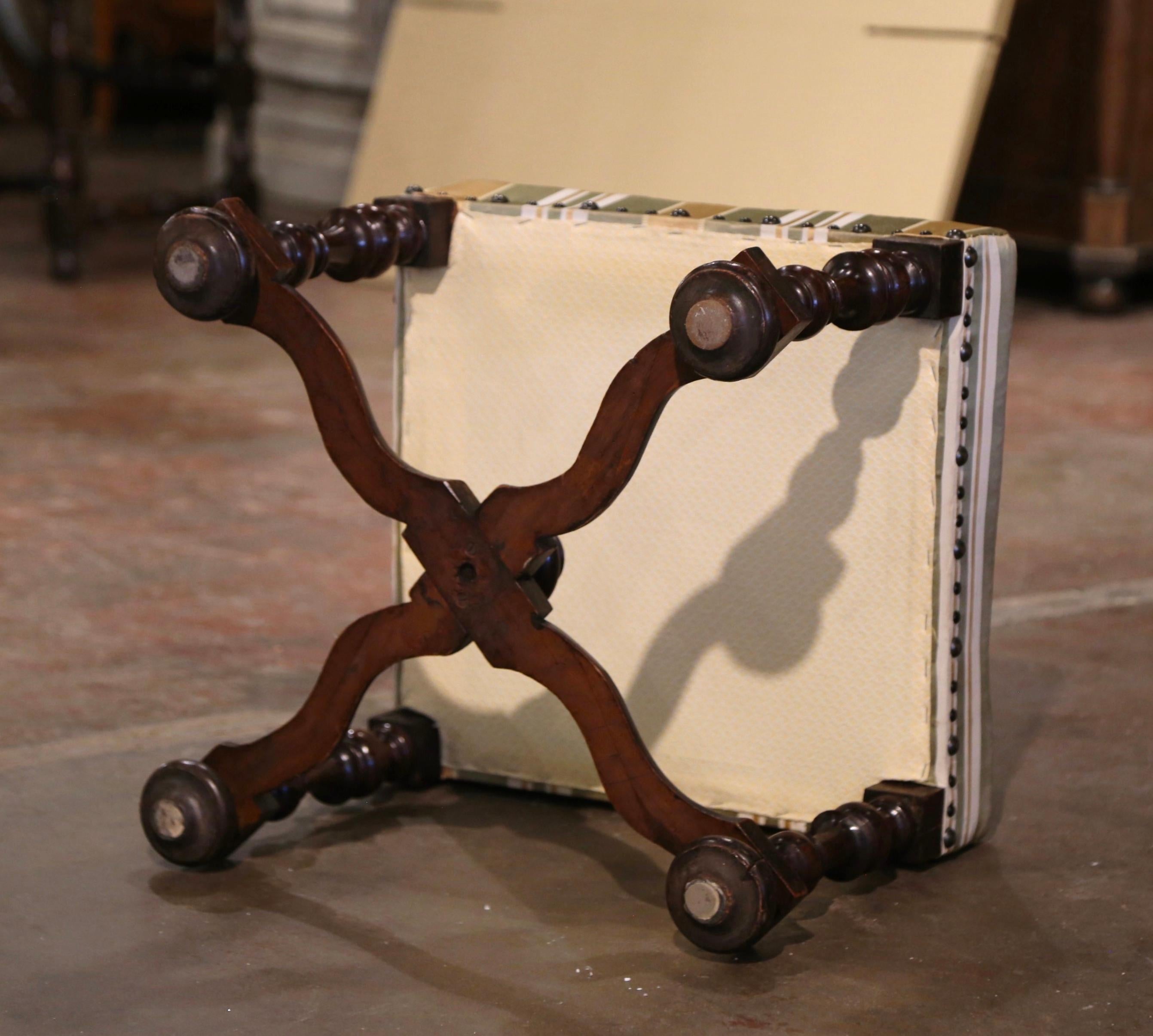 19th Century French Louis XIV Carved Walnut Stool with Silk Fabric For Sale 2