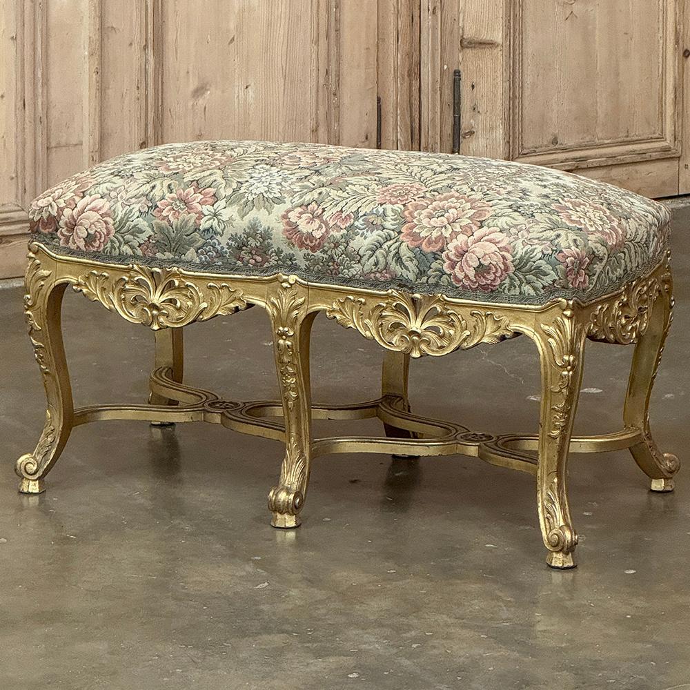 Banco de tocador francés del siglo XIX de madera dorada Luis XIV con tapicería en Bueno estado para la venta en Dallas, TX