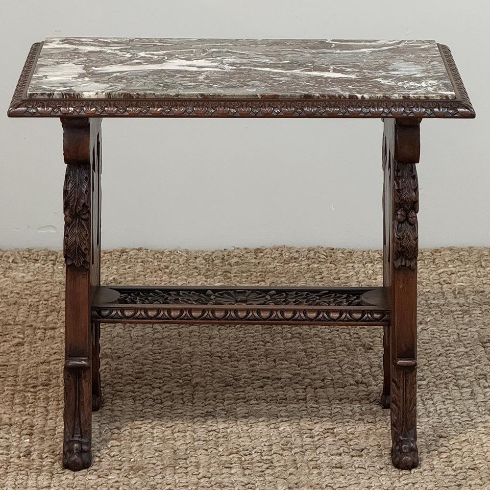 Français Marbre sculpté à la main Louis XIV du 19ème siècle  Table d'extrémité en vente