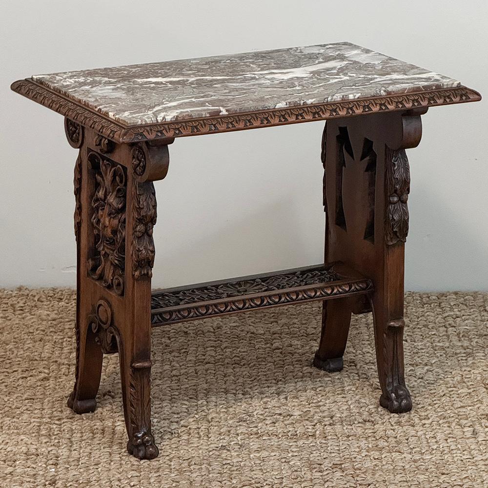 Sculpté à la main Marbre sculpté à la main Louis XIV du 19ème siècle  Table d'extrémité en vente