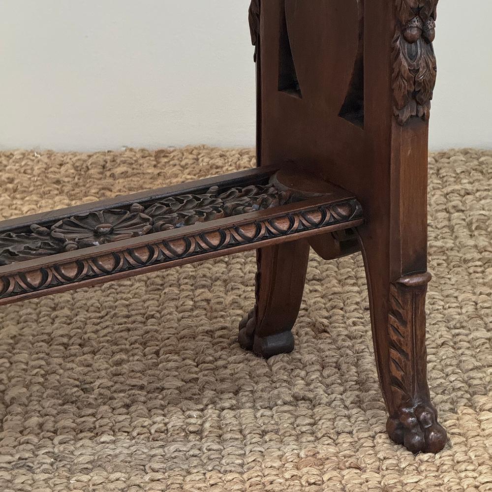 Marbre sculpté à la main Louis XIV du 19ème siècle  Table d'extrémité en vente 2