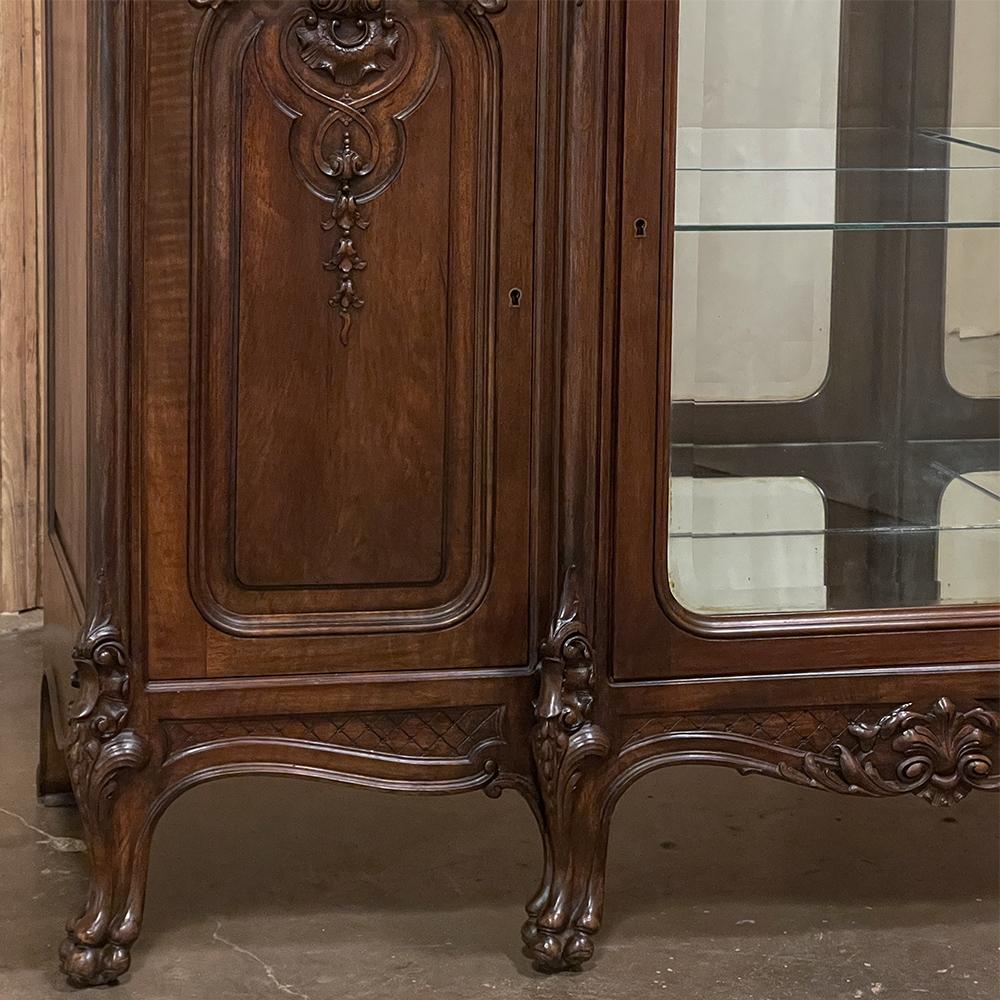 19th Century French Louis XIV Marble Top Walnut Display Buffet For Sale 3