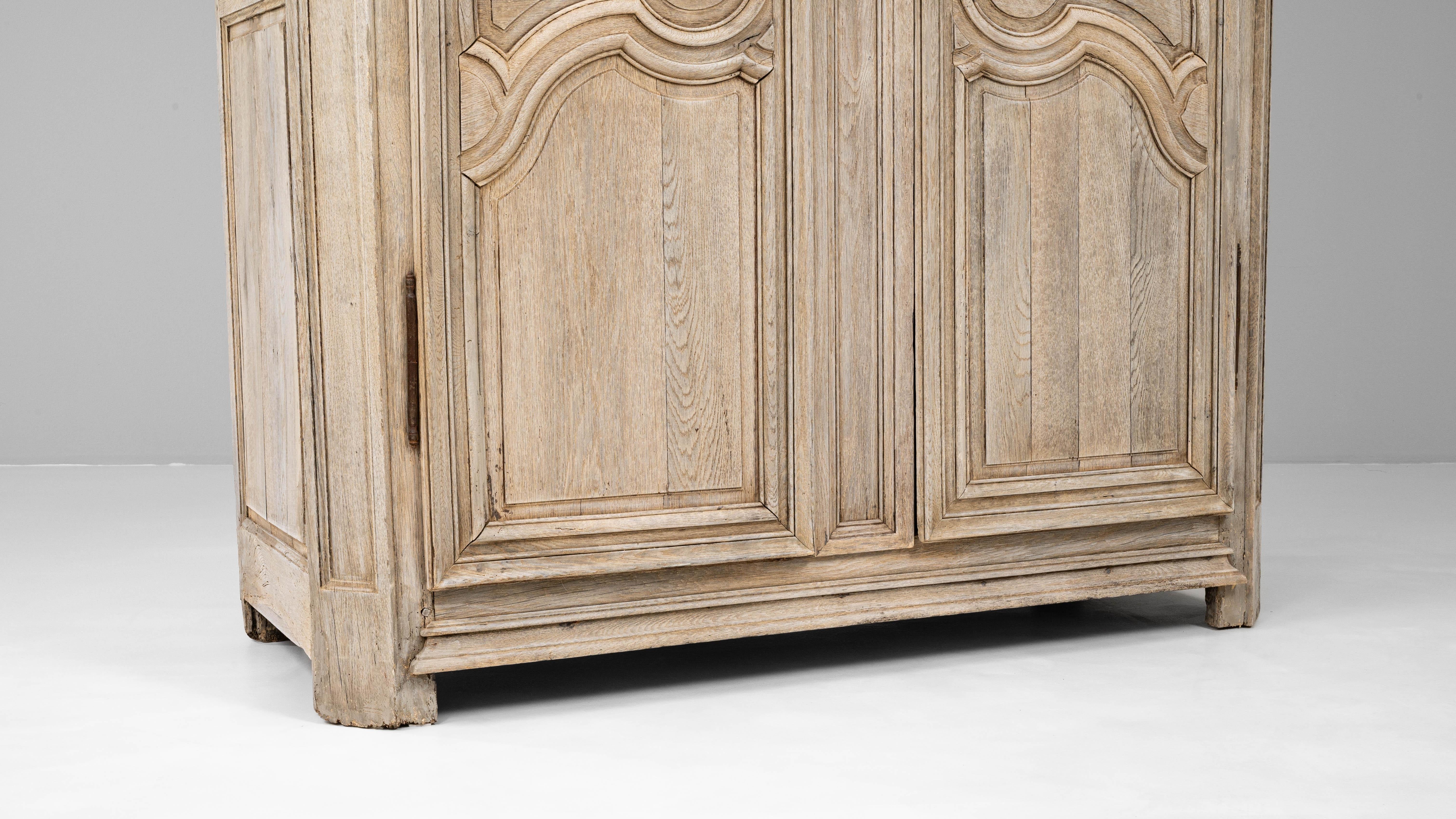 19th Century French Louis XIV Oak Cabinet For Sale 7