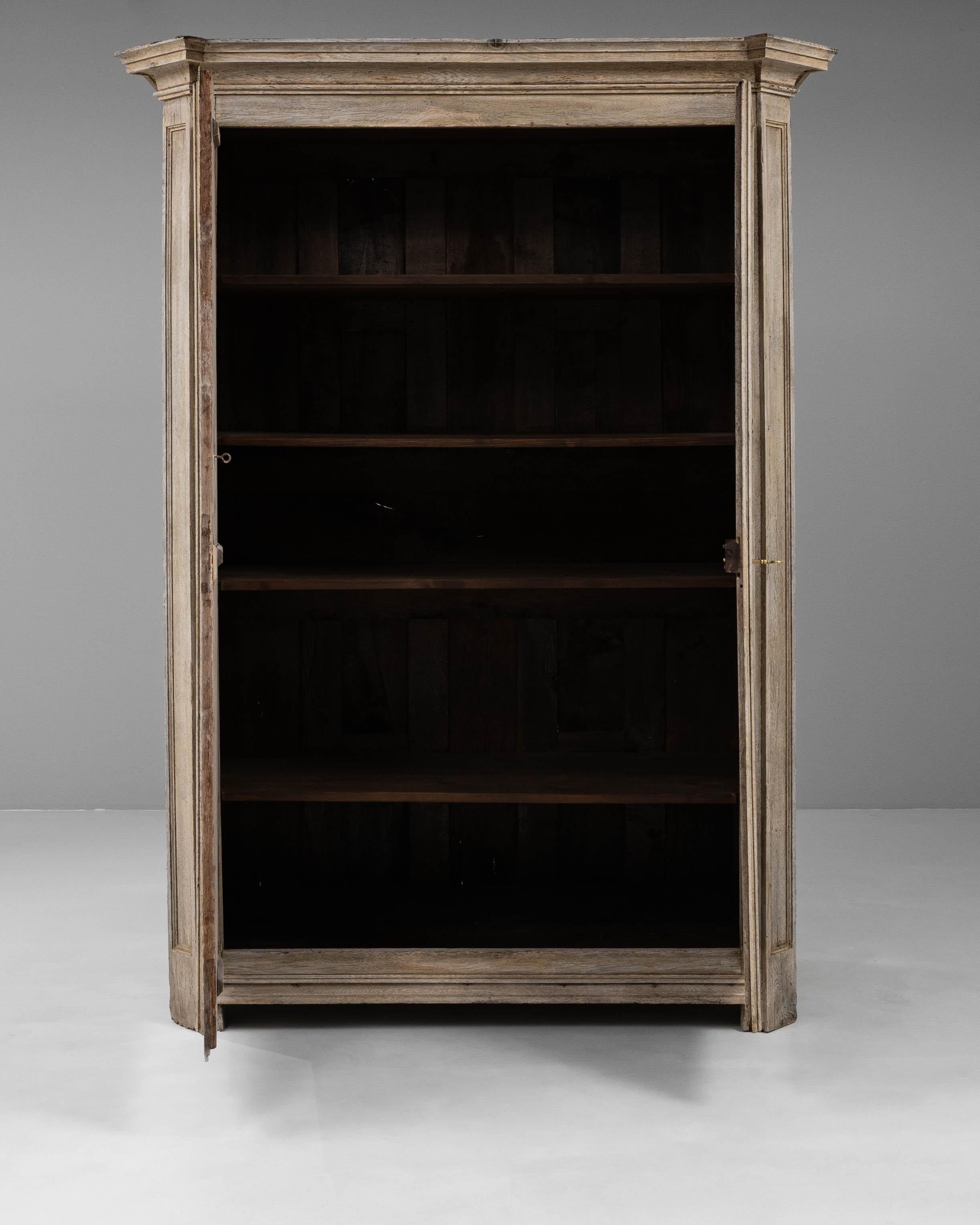 19th Century French Louis XIV Oak Cabinet In Good Condition For Sale In High Point, NC