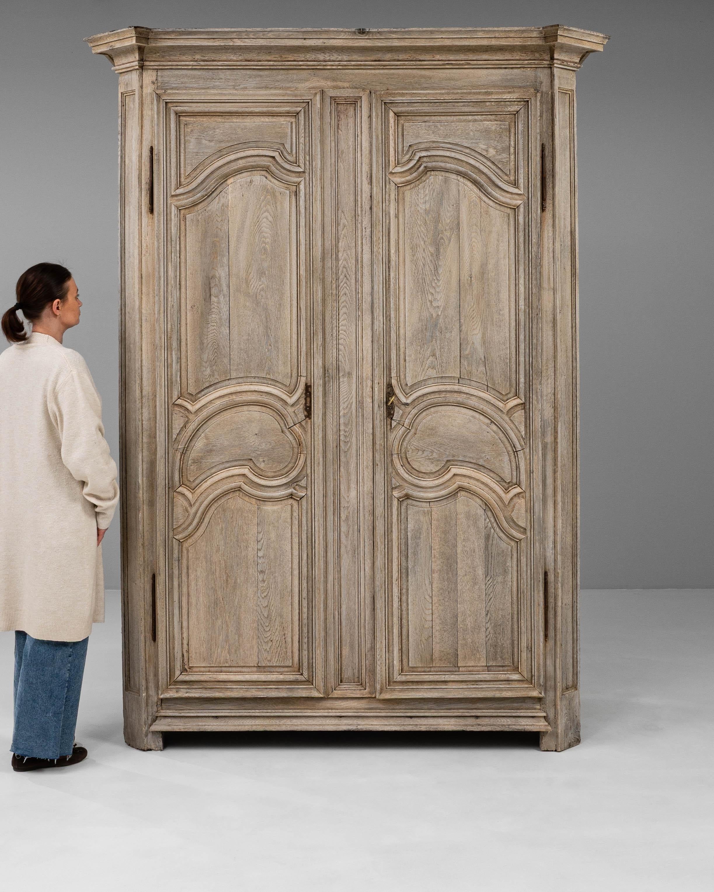 19th Century French Louis XIV Oak Cabinet For Sale 1