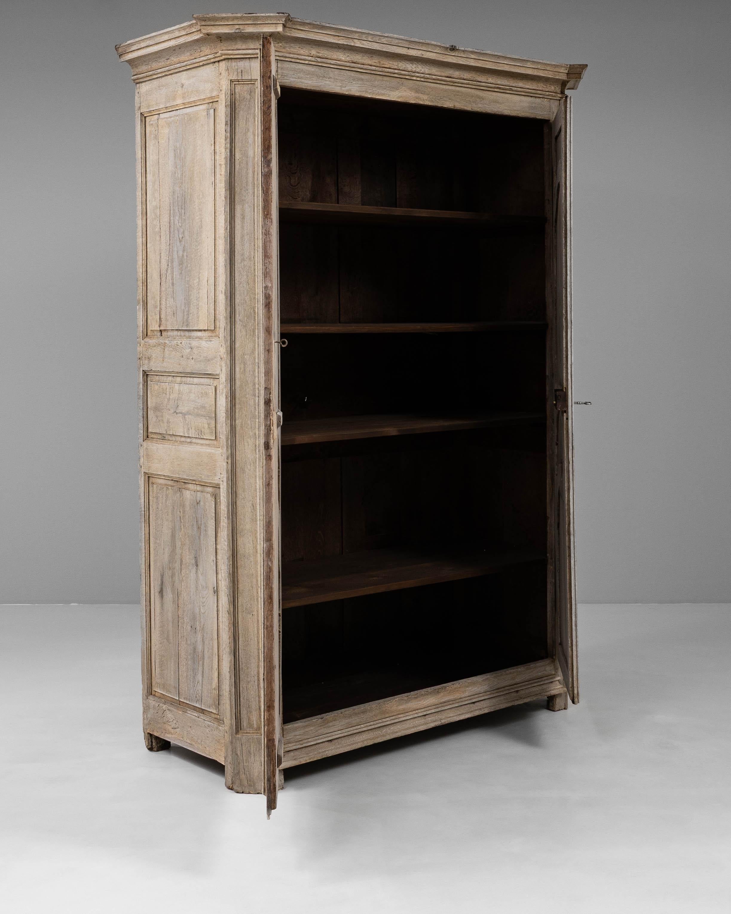 19th Century French Louis XIV Oak Cabinet For Sale 3
