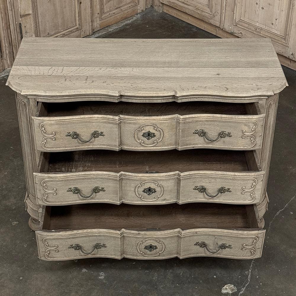 20th Century 19th Century French Louis XIV Stripped Oak Commode For Sale