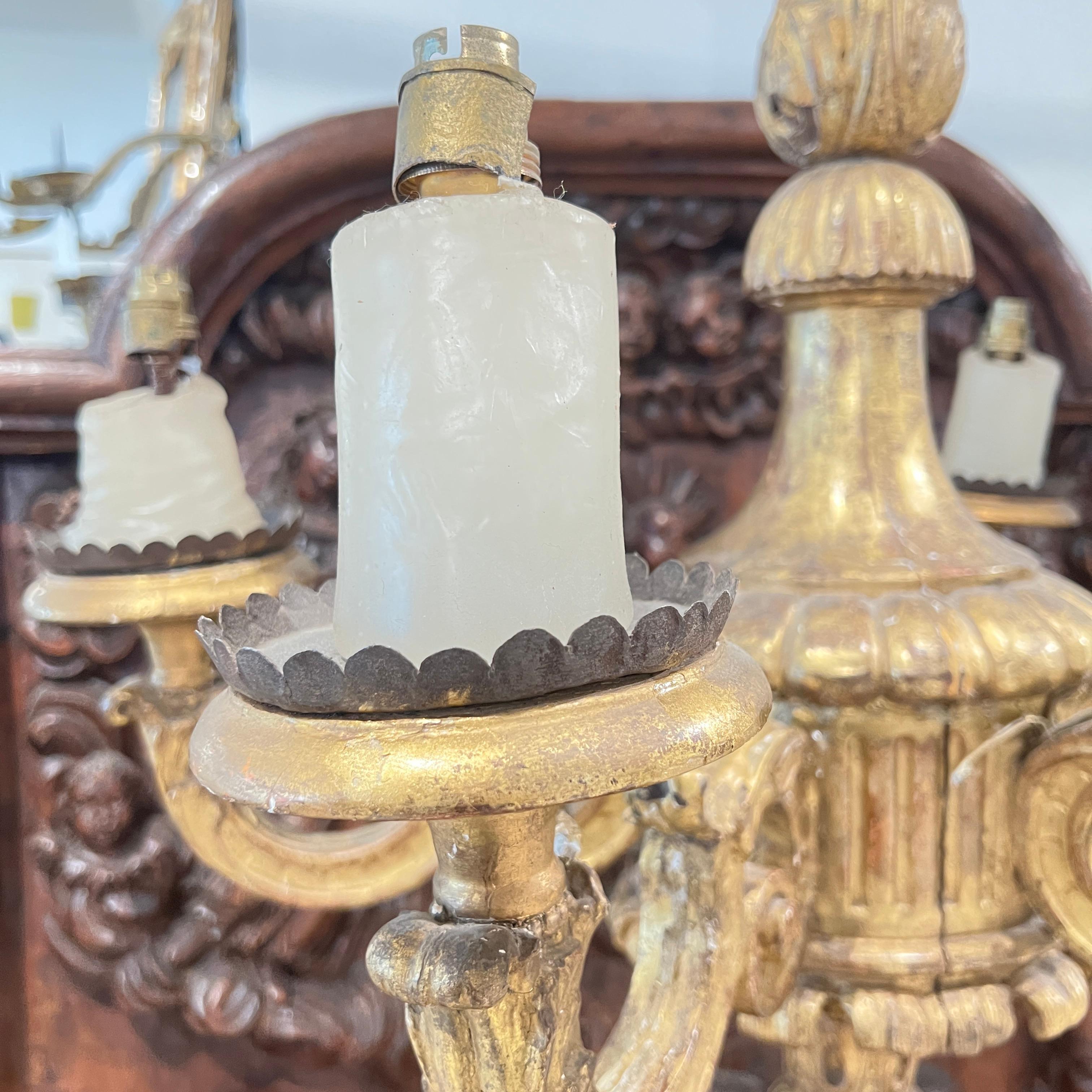 Lustre en bois ancien du 19ème siècle de style Louis XIV français en vente 3