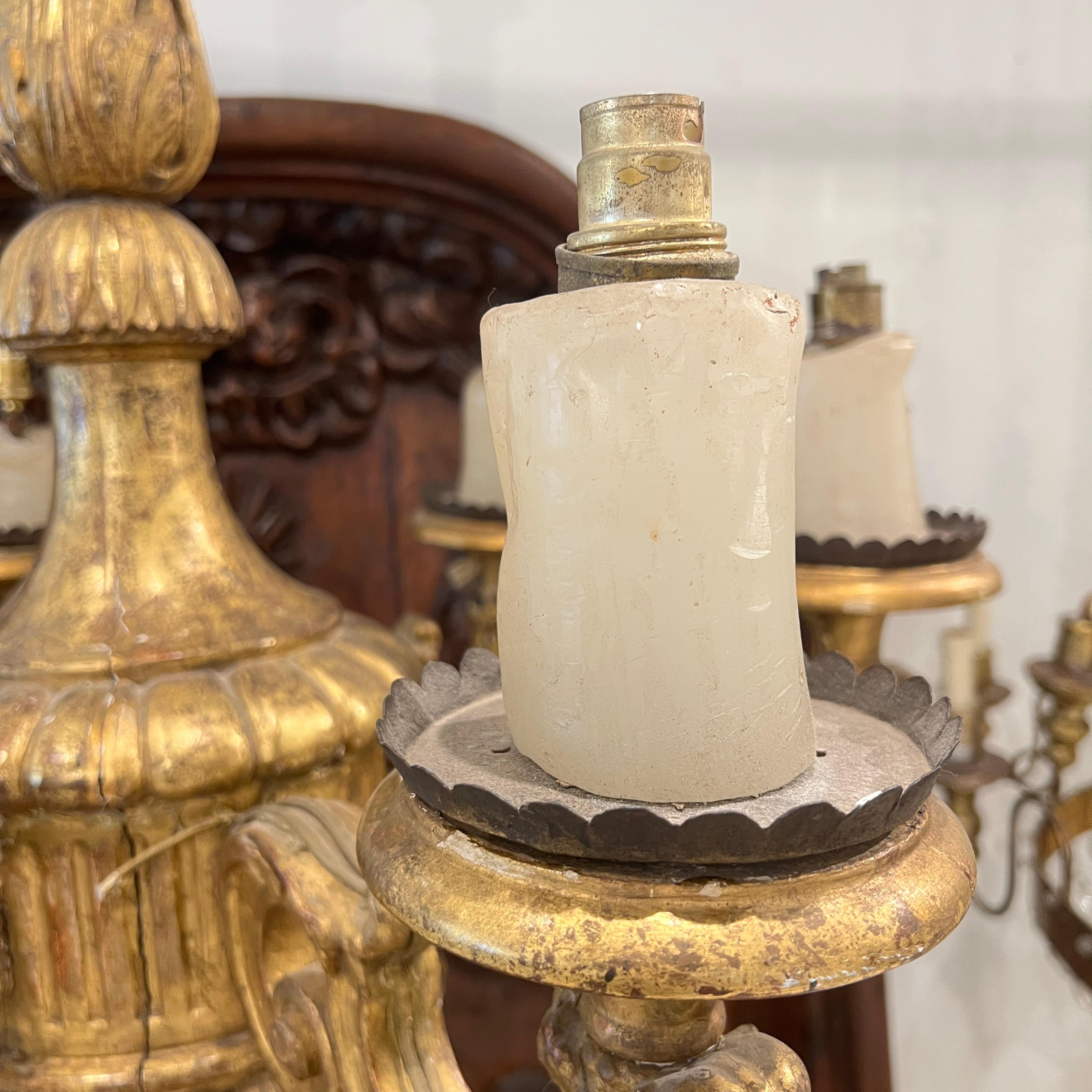 Doré Lustre en bois ancien du 19ème siècle de style Louis XIV français en vente