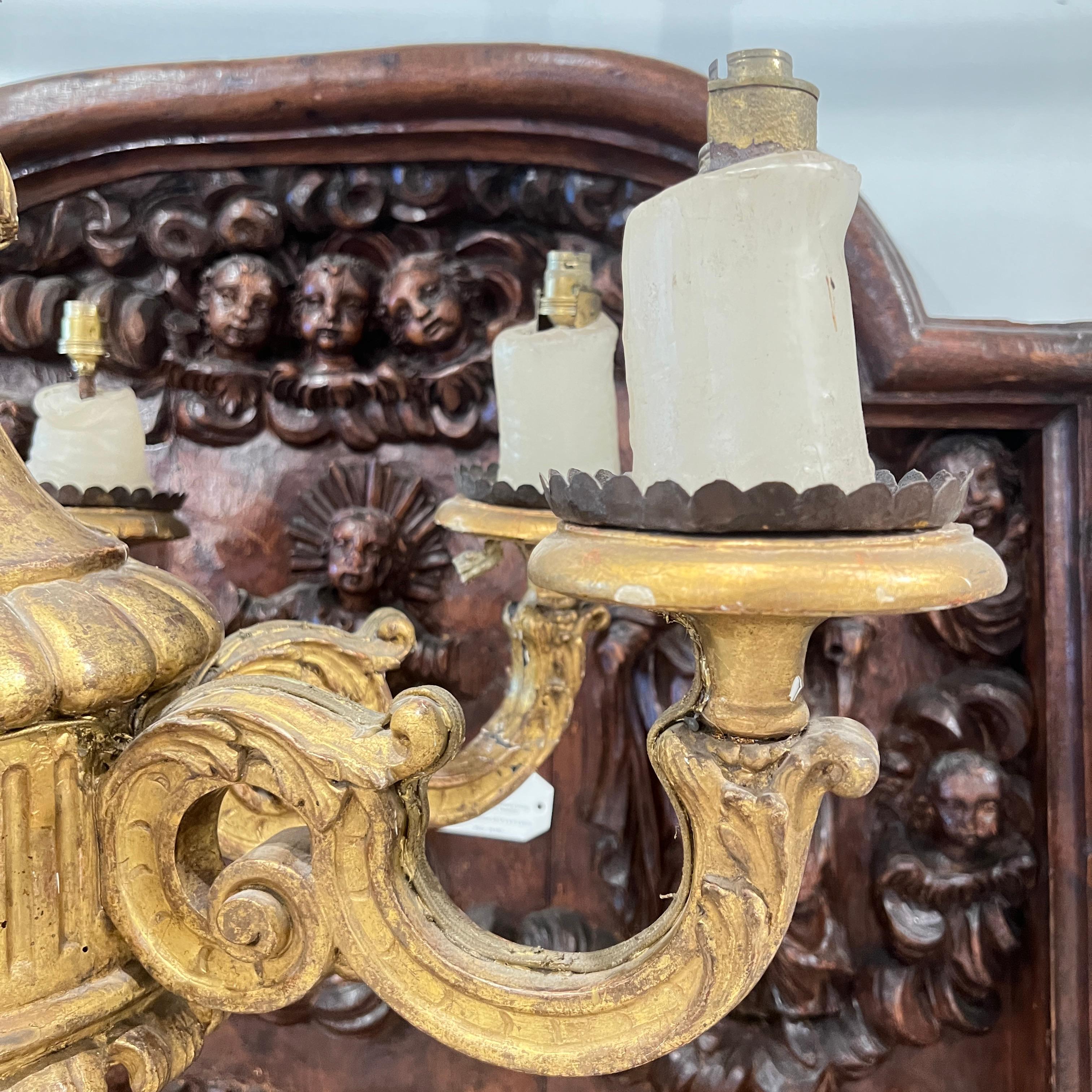 Lustre en bois ancien du 19ème siècle de style Louis XIV français État moyen - En vente à New Orleans, LA