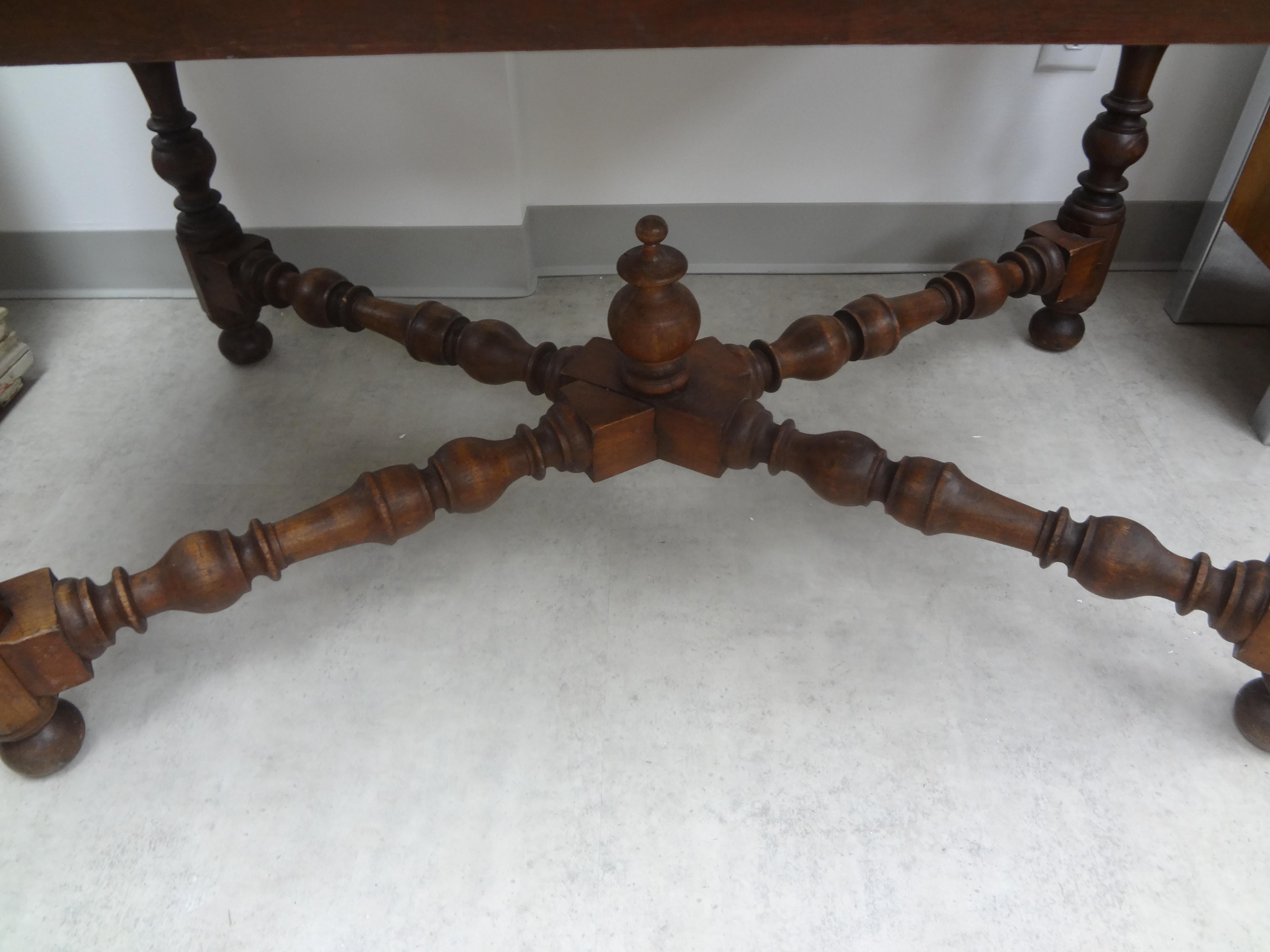 19th Century French Louis XIV Style Walnut Center Table In Good Condition For Sale In Houston, TX