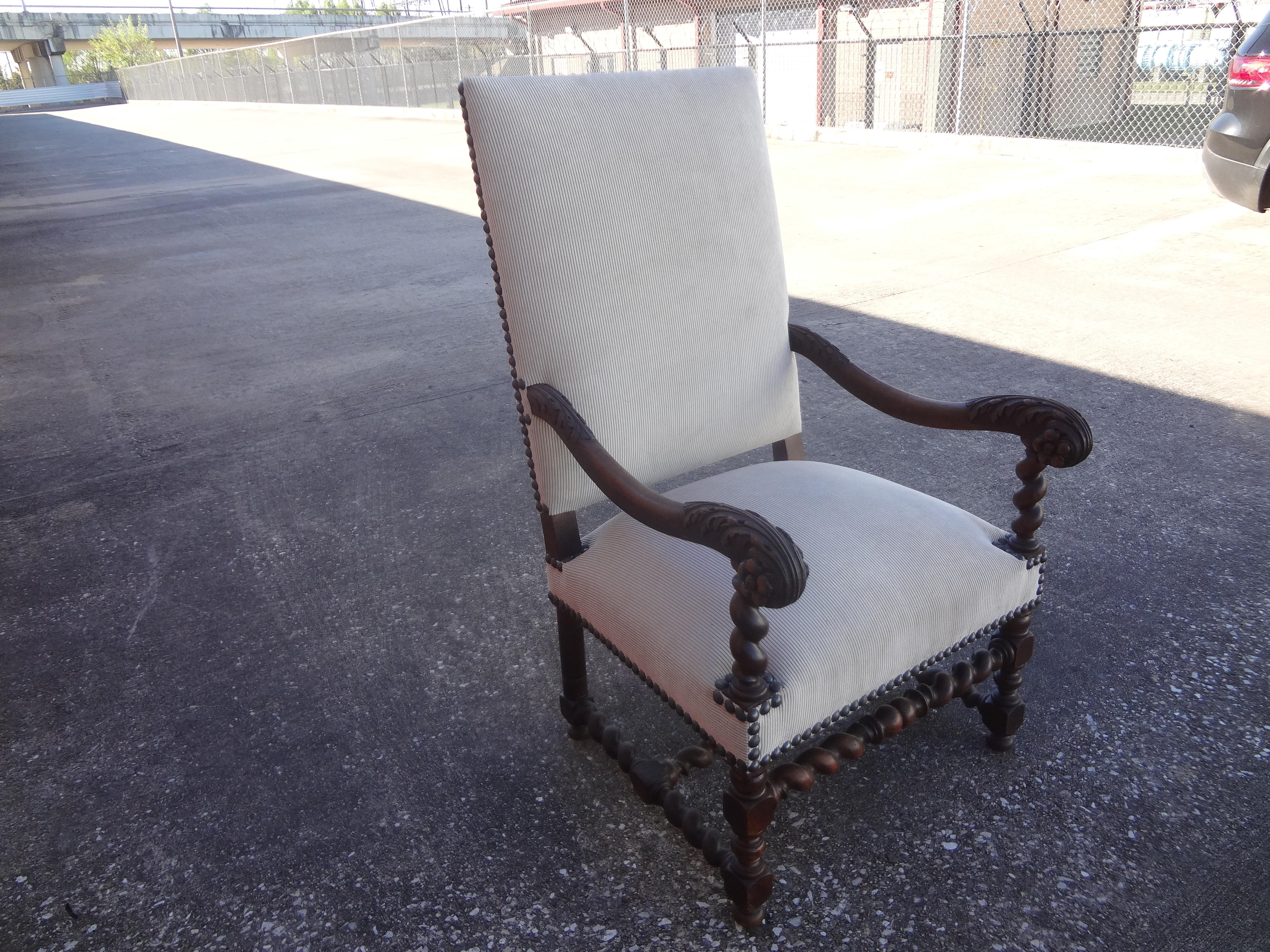 19th Century French Louis XIV Style Walnut Chair For Sale 10