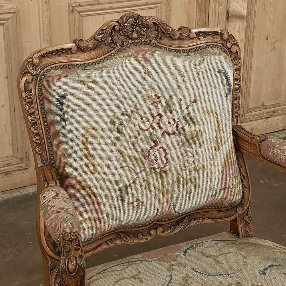 19th Century French Louis XIV Walnut Armchair with Needlepoint Tapestry For Sale 5