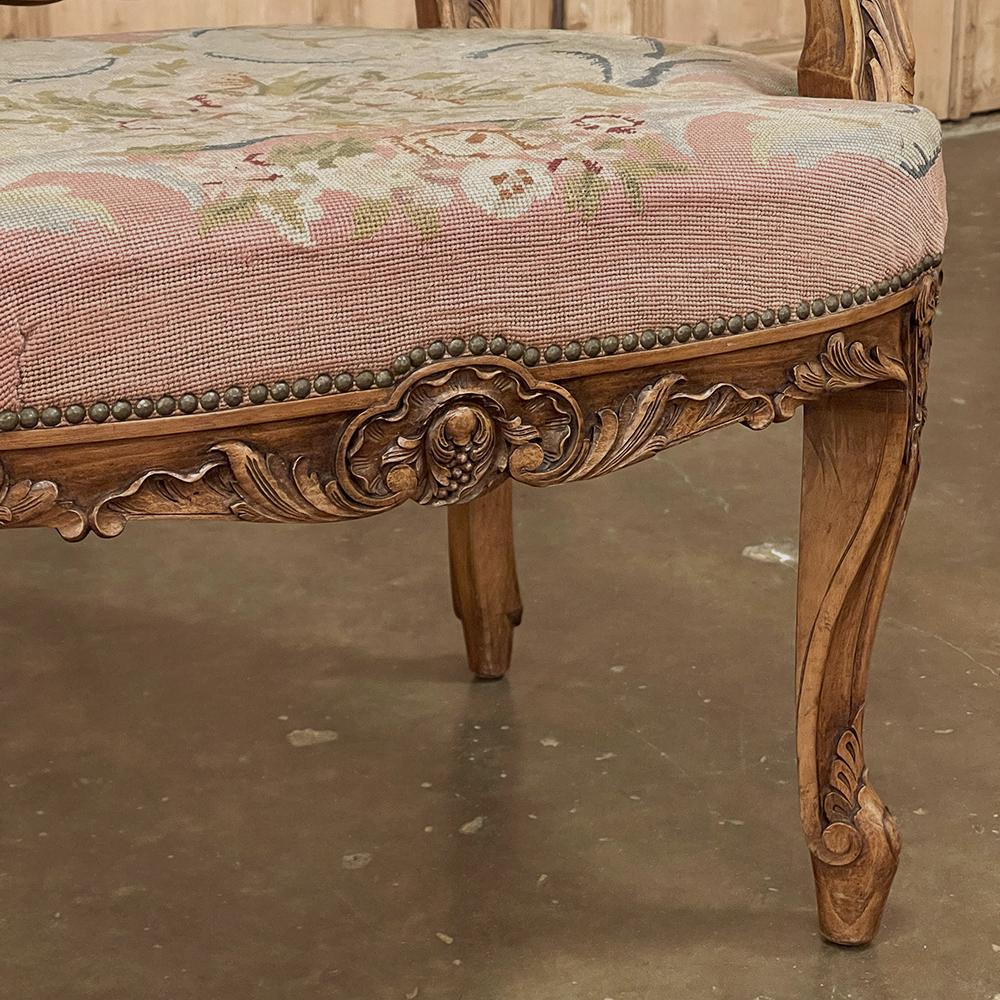 Französischer Louis XIV.-Sessel aus Nussbaumholz mit Gobelinstickerei-Wandteppich, 19. Jahrhundert im Angebot 10