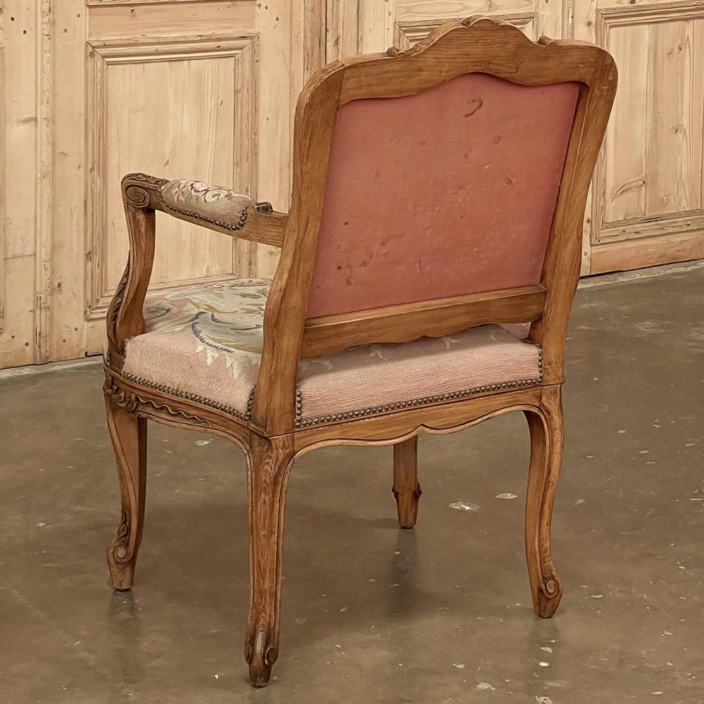 19th Century French Louis XIV Walnut Armchair with Needlepoint Tapestry For Sale 1