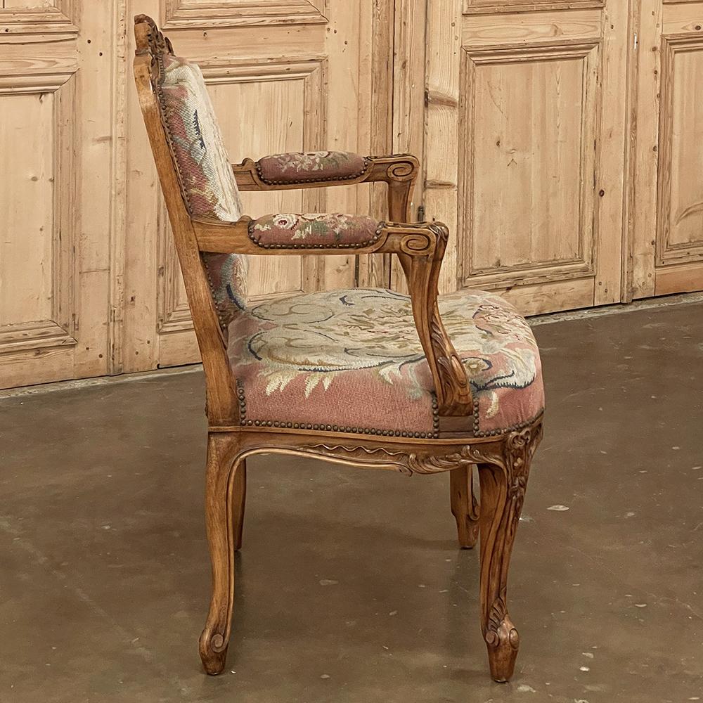 19th Century French Louis XIV Walnut Armchair with Needlepoint Tapestry For Sale 4