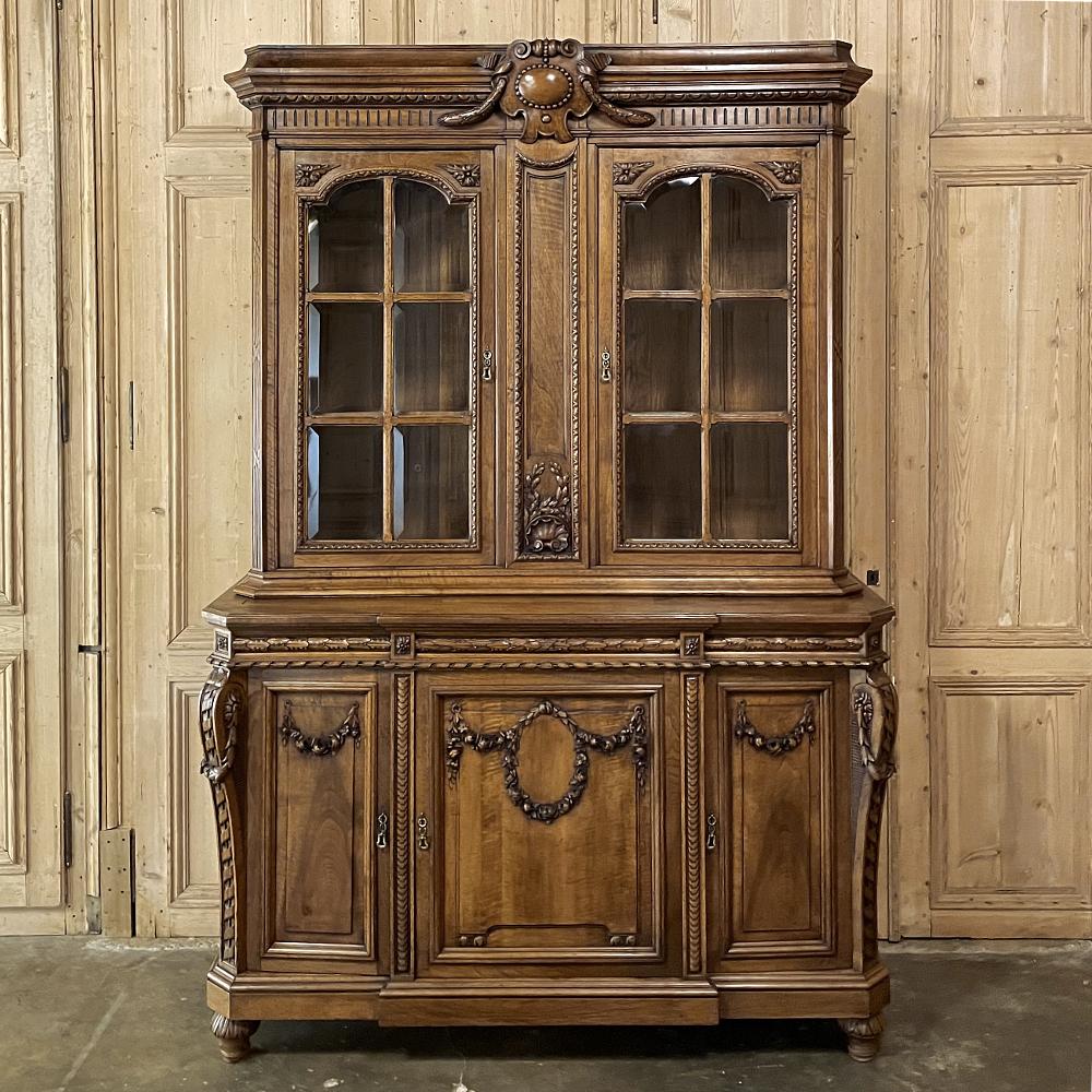 19th Century French Louis XIV Walnut Bookcase In Good Condition For Sale In Dallas, TX