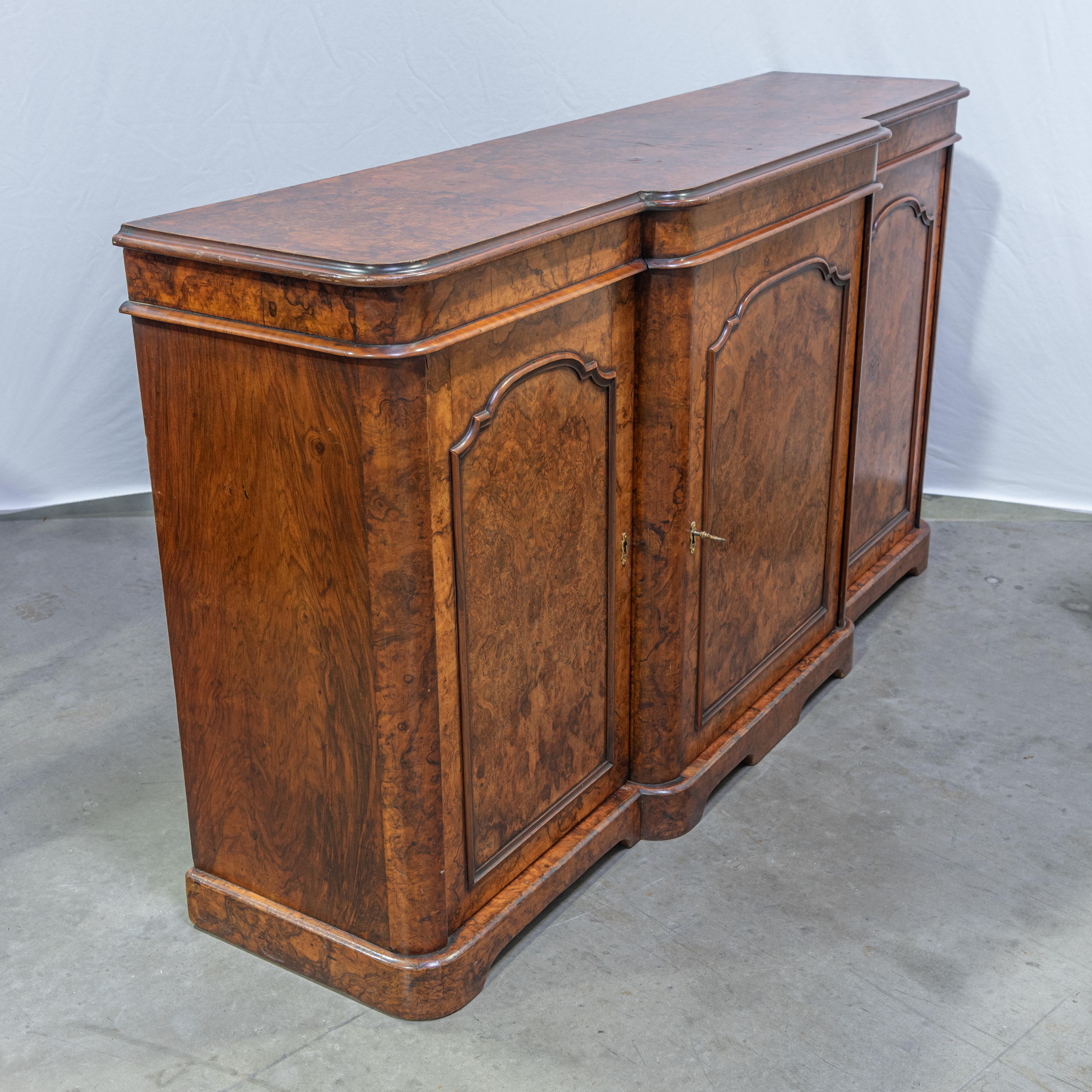 19th Century French Louis XIV Burl Walnut Sideboard In Good Condition For Sale In San Antonio, TX