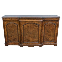 Credenza francese Luigi XIV in radica di noce del XIX secolo