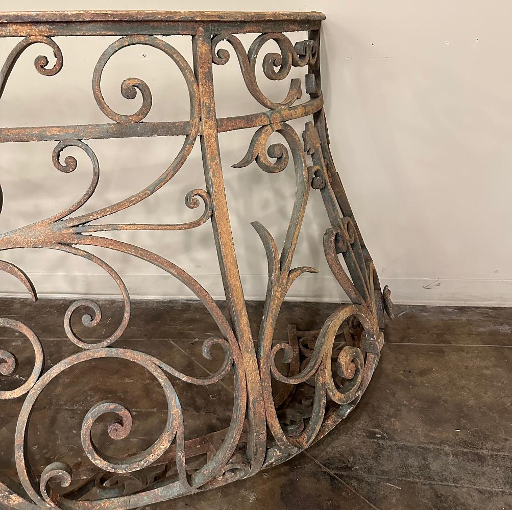 19th Century French Louis XIV Wrought Iron Bombe Balcony Railing For Sale 6