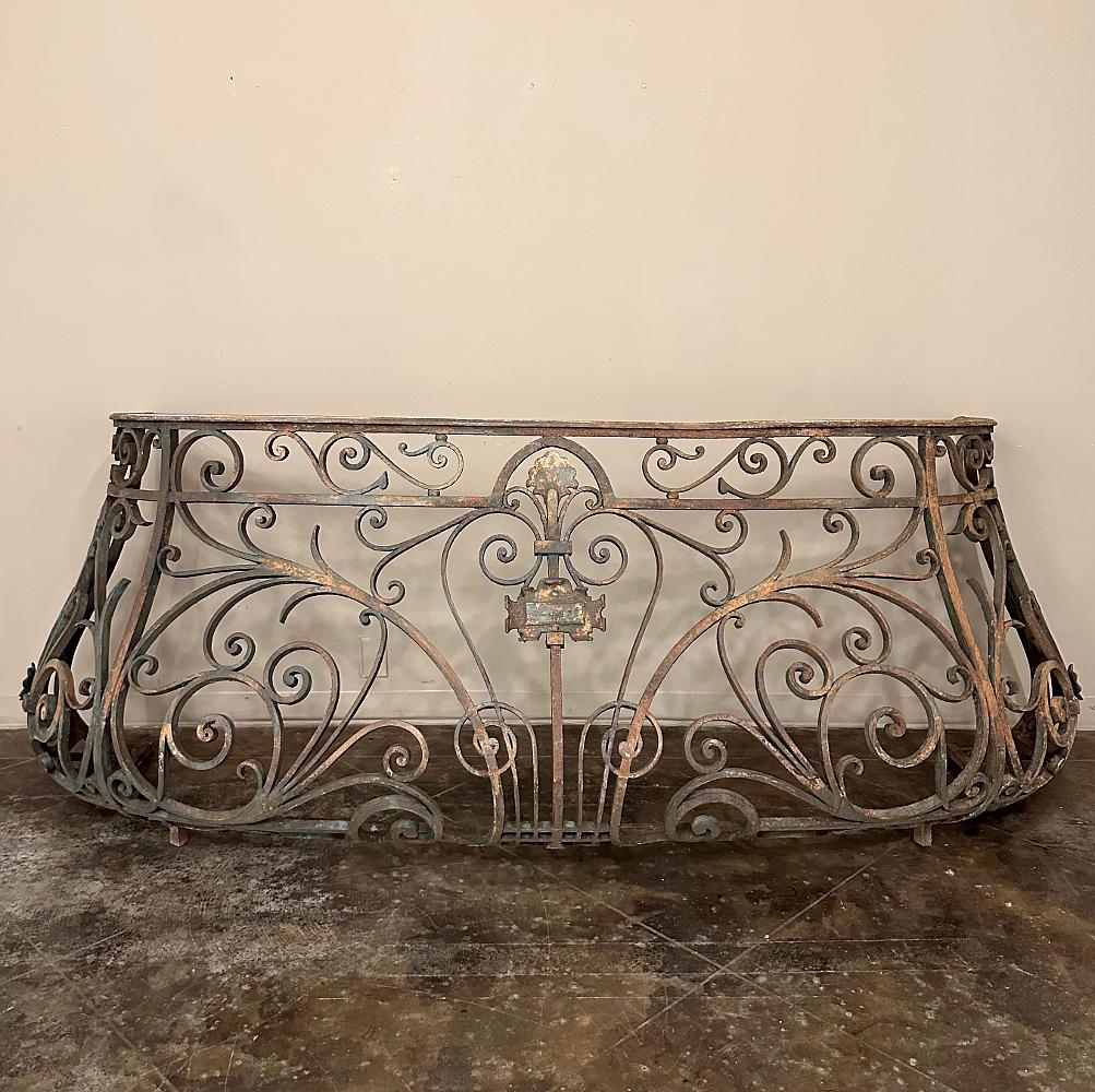 Hand-Crafted 19th Century French Louis XIV Wrought Iron Bombe Balcony Railing For Sale
