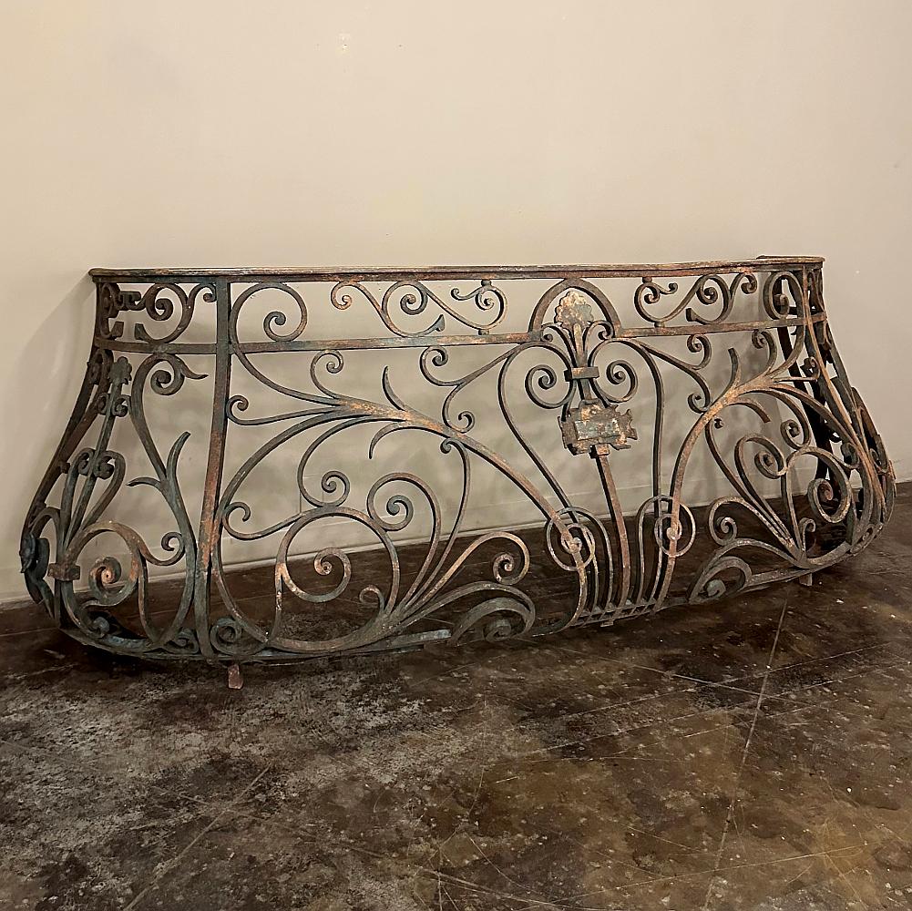 Late 19th Century 19th Century French Louis XIV Wrought Iron Bombe Balcony Railing For Sale