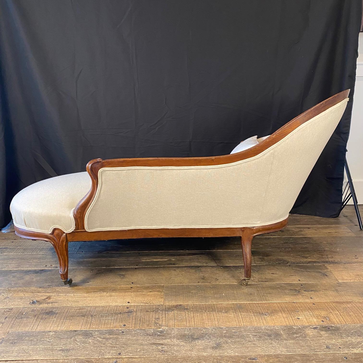 19th Century French Louis XV Antique Mahogany Chaise Longue For Sale 7