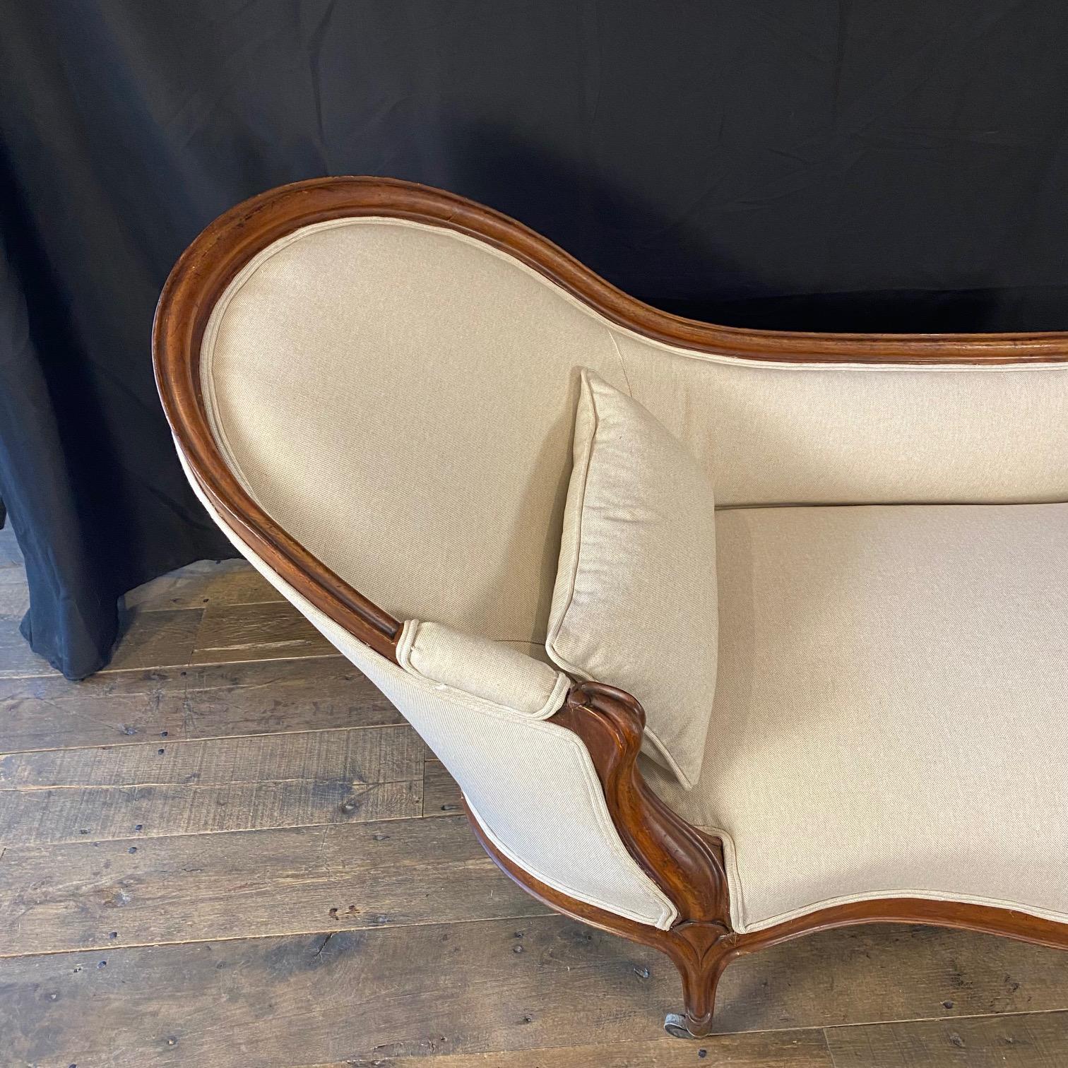 19th Century French Louis XV Antique Mahogany Chaise Longue In Good Condition For Sale In Hopewell, NJ