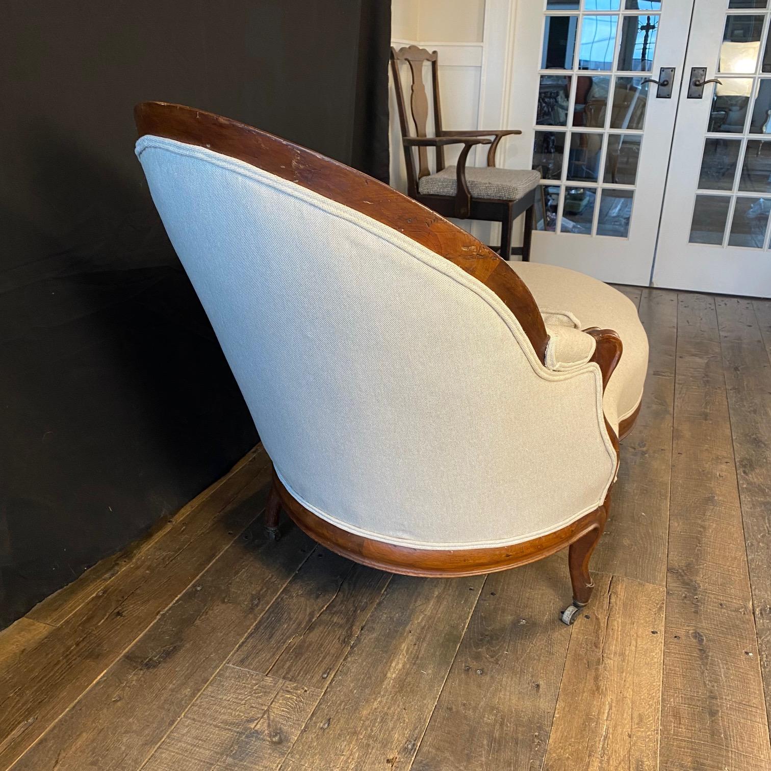 19th Century French Louis XV Antique Mahogany Chaise Longue For Sale 4