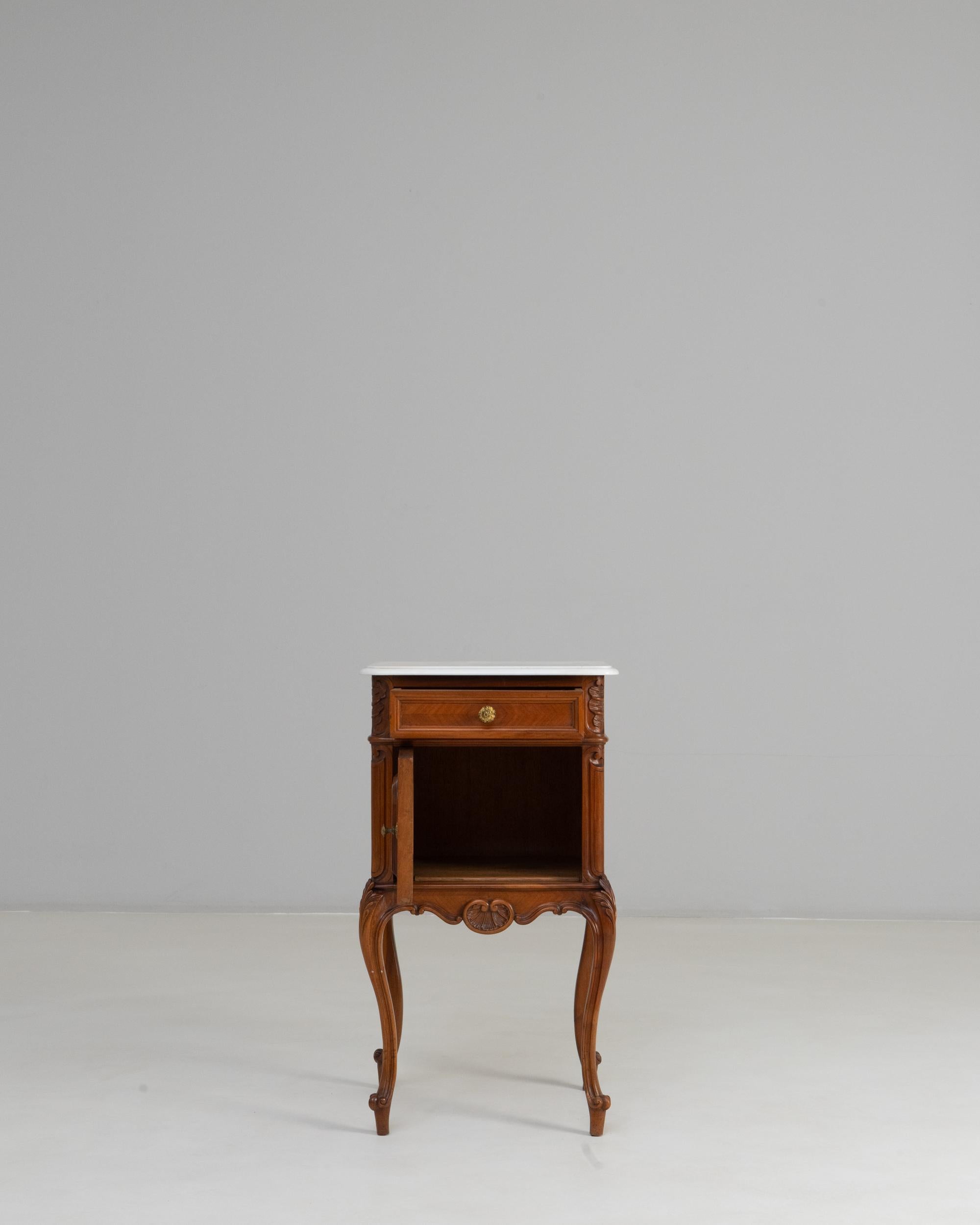 19th Century French Louis XV Bedside Table With Marble Top (Louis XV.) im Angebot