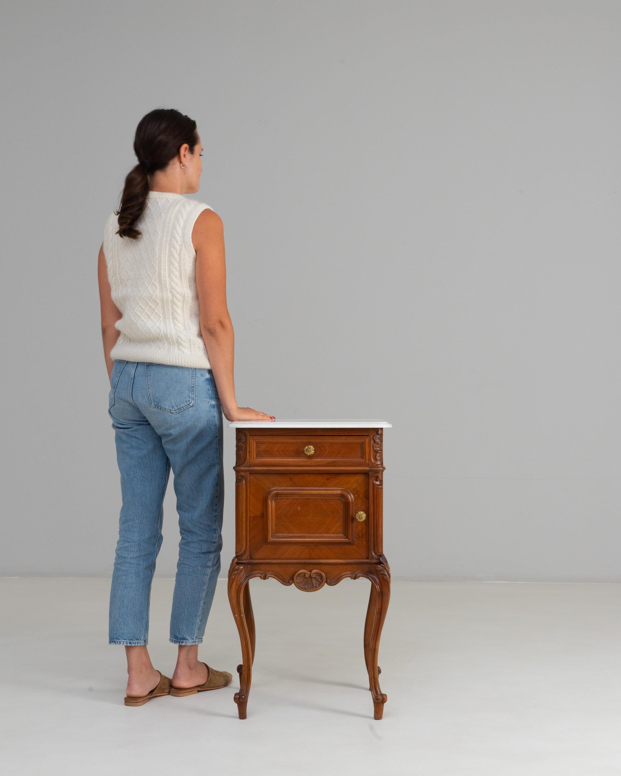 19th Century French Louis XV Bedside Table With Marble Top (Französisch) im Angebot