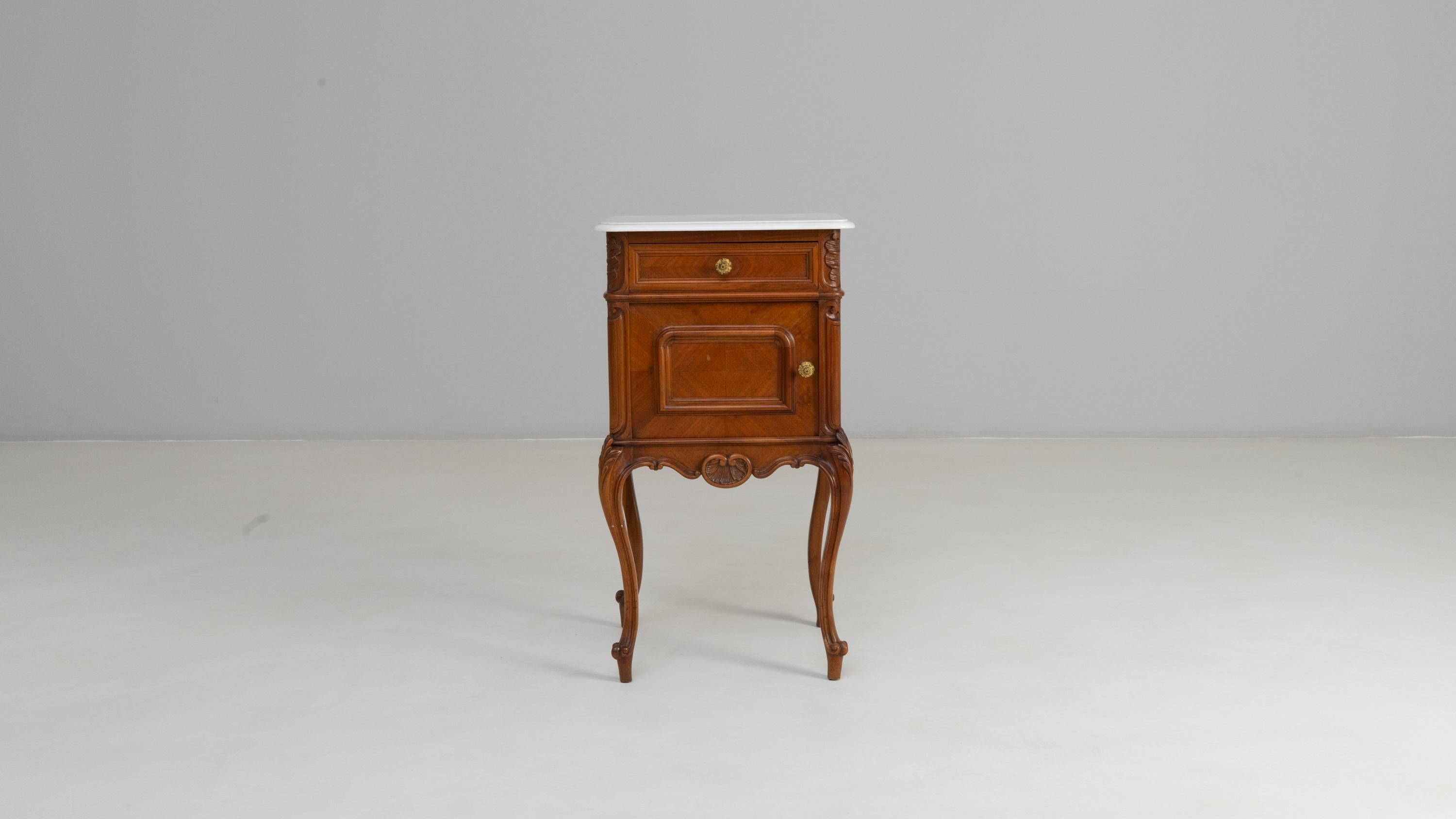 19th Century French Louis XV Bedside Table With Marble Top (19. Jahrhundert) im Angebot