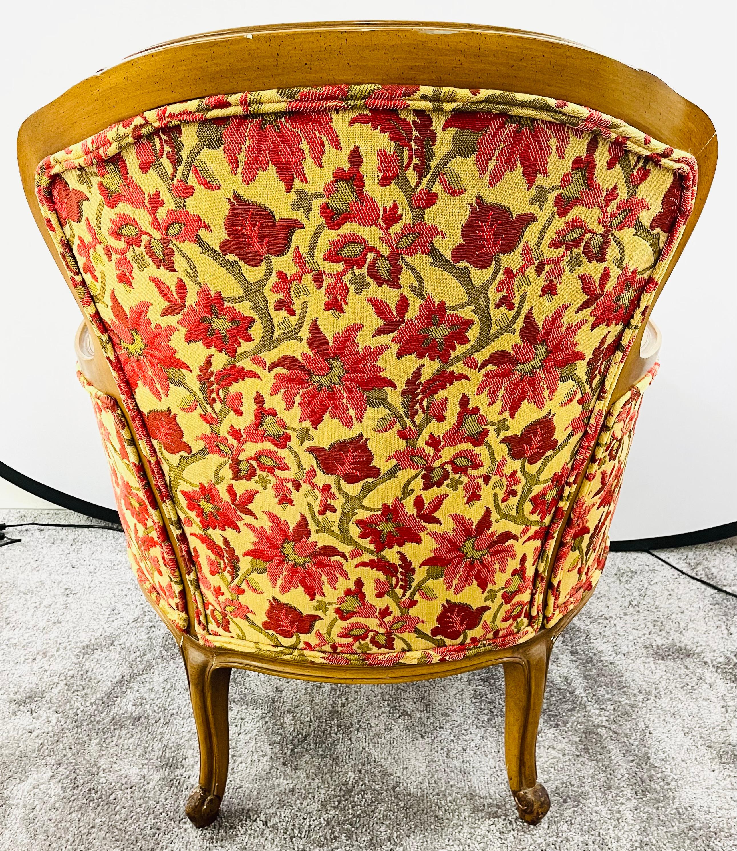 Französischer Bergere-Sessel im Louis-XV-Stil des 19. Jahrhunderts mit feiner geblümter Polsterung im Angebot 12