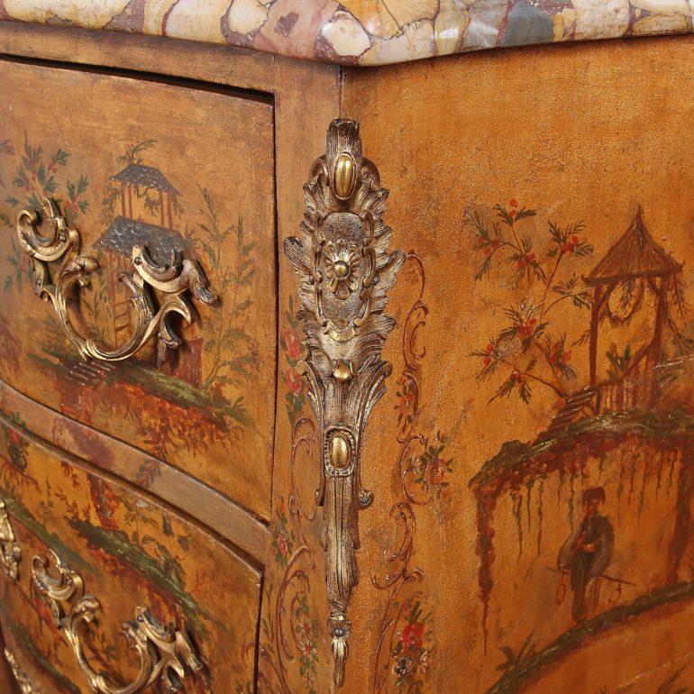 19th Century French Louis XV Bombe Chinoiserie Lacquer Commode 3