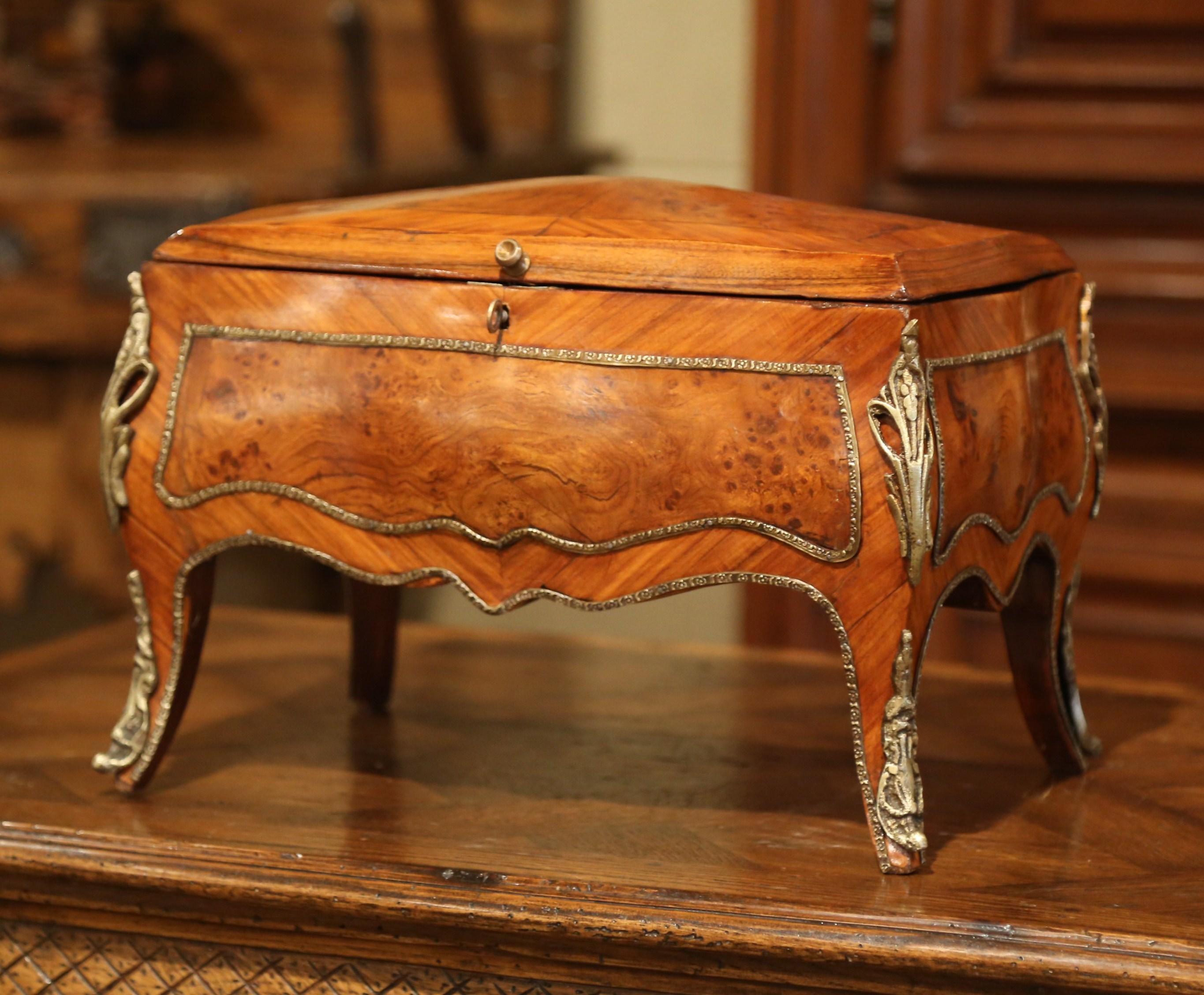 19th Century French Louis XV Bombe Walnut and Burl Jewelry Box with Bronze Mount 3