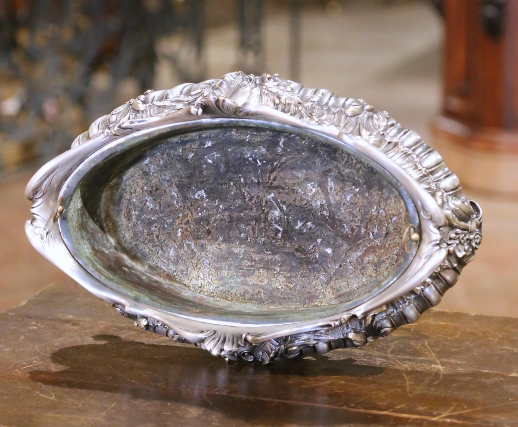 Jardinière ovale Luigi XV francese del XIX secolo in bronzo placcato in argento con rivestimento in vendita 2