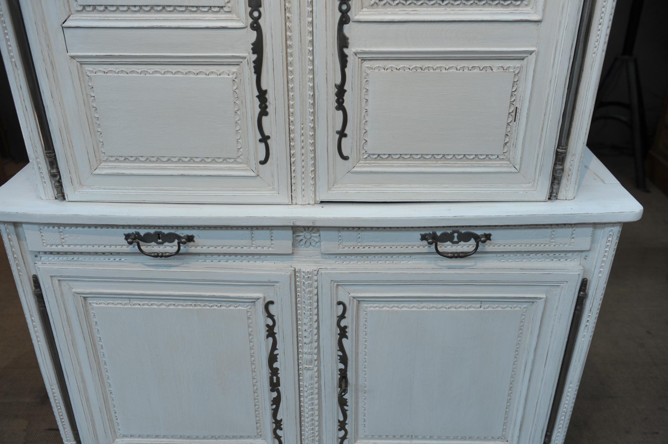 19th Century French Louis XV Buffet Deux Corps For Sale 7