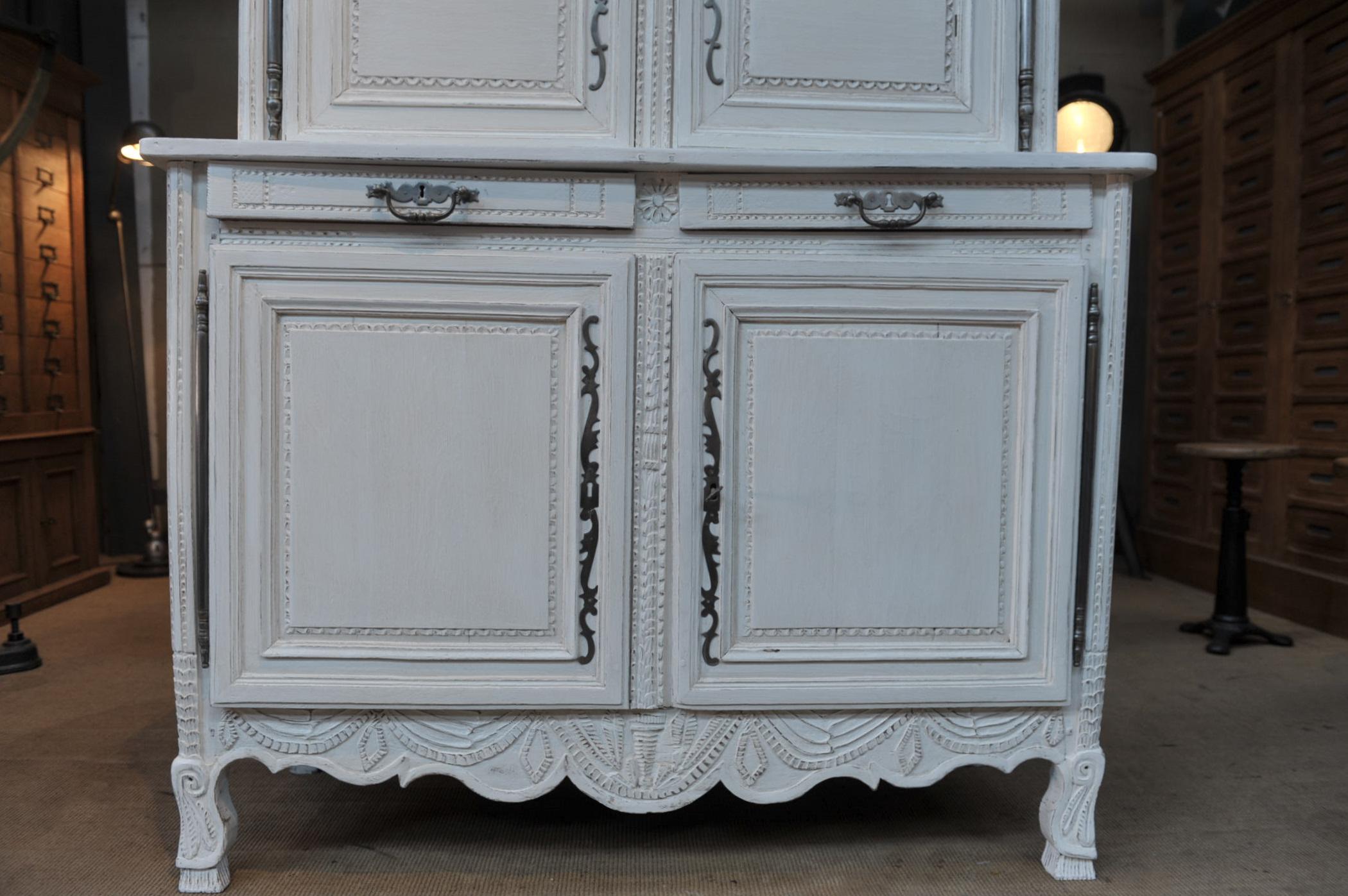 19th Century French Louis XV Buffet Deux Corps In Good Condition For Sale In Roubaix, FR