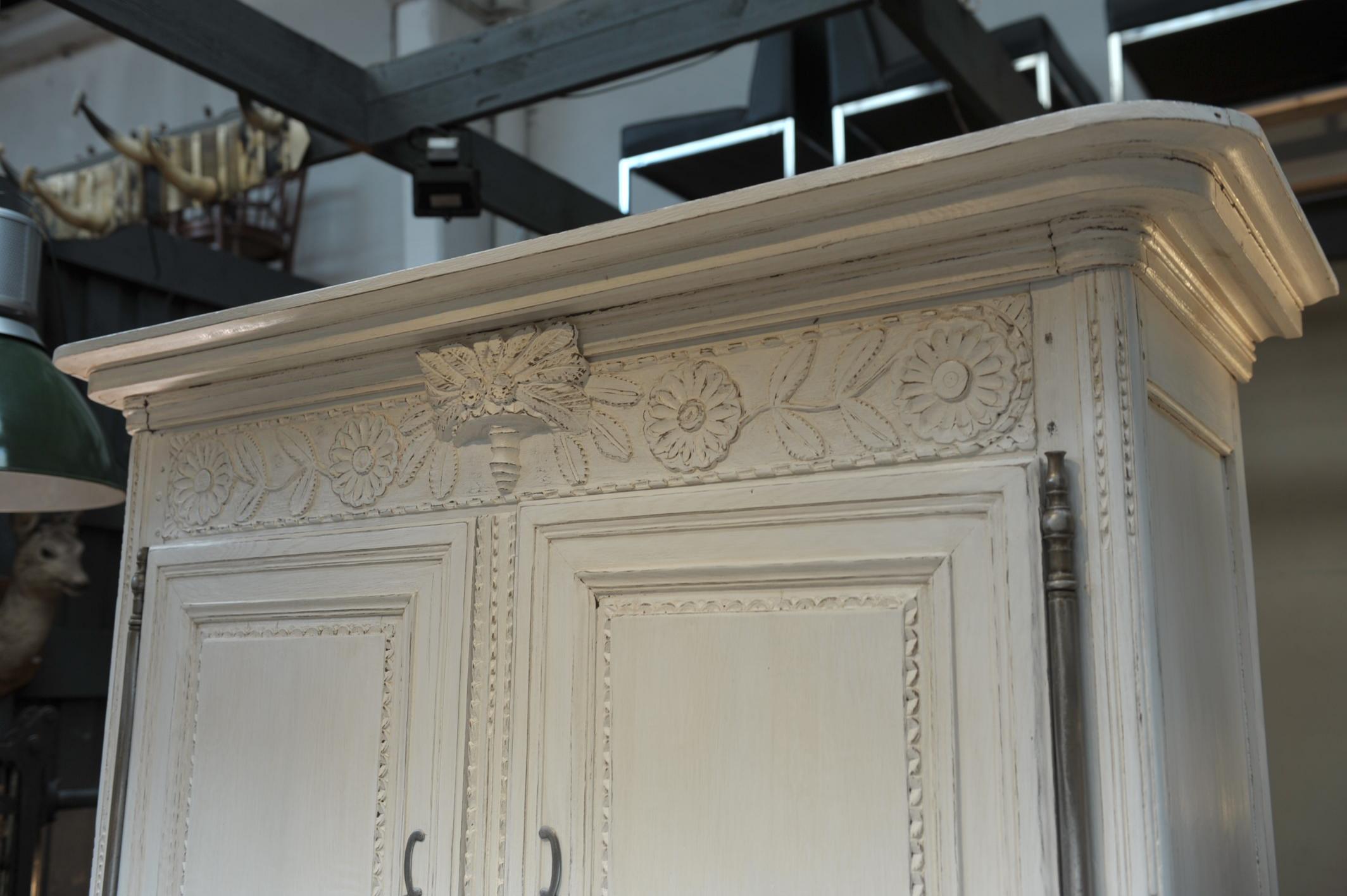 19th Century French Louis XV Buffet Deux Corps For Sale 1