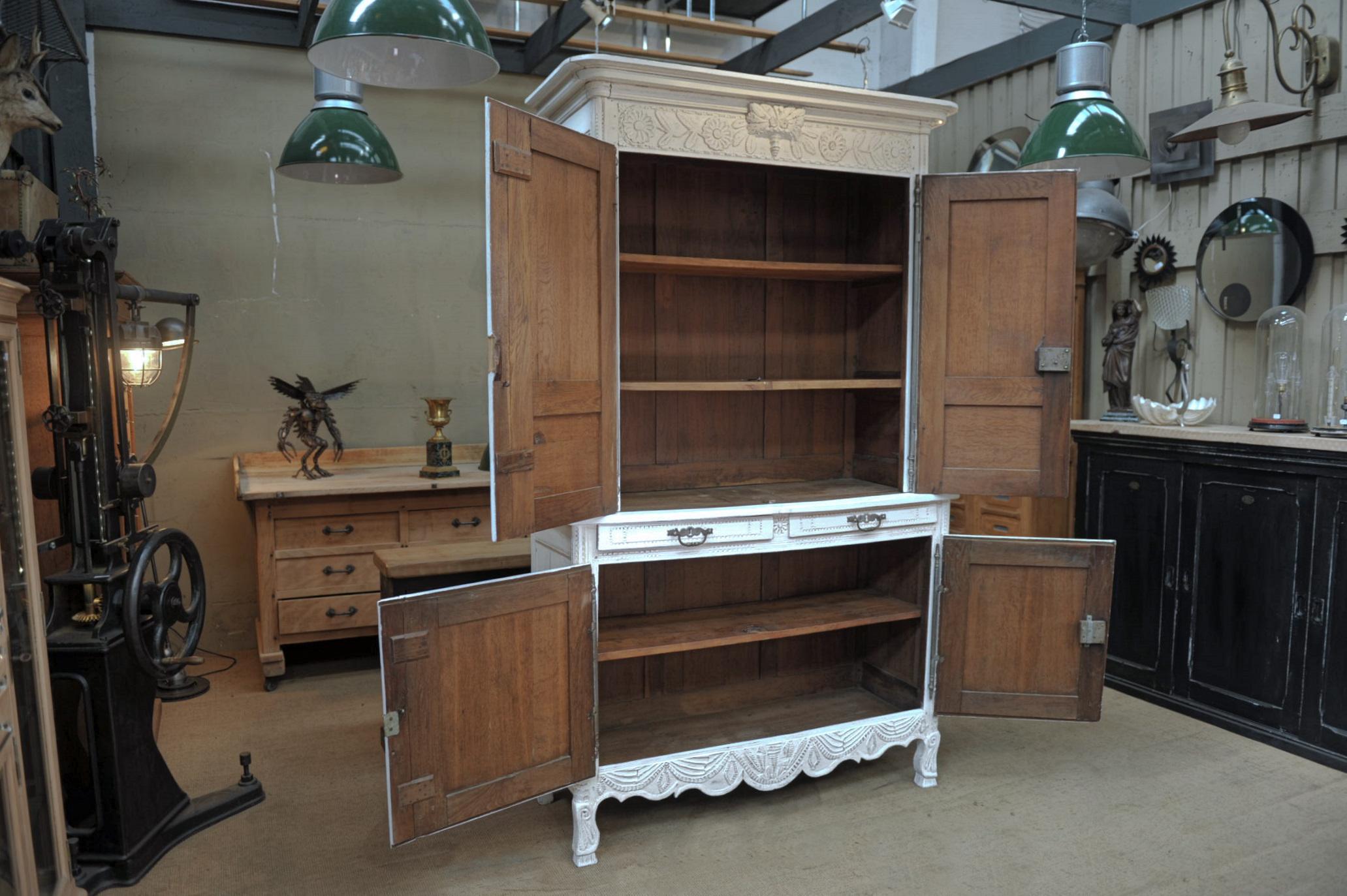 19th Century French Louis XV Buffet Deux Corps For Sale 2