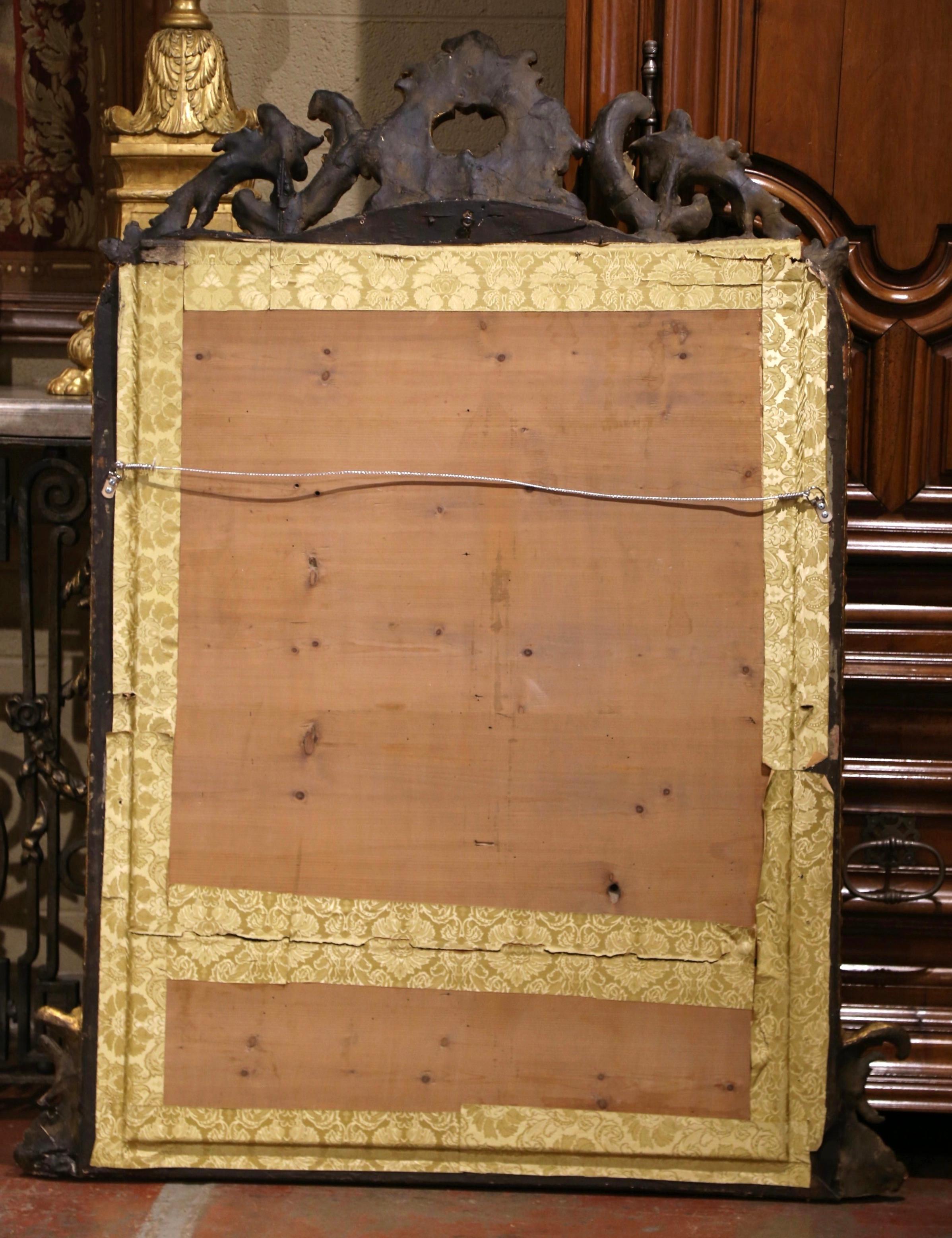Vetro mercurizzato Specchio Rocaille francese Luigi XV del XIX secolo intagliato e ad arco in legno dorato in vendita