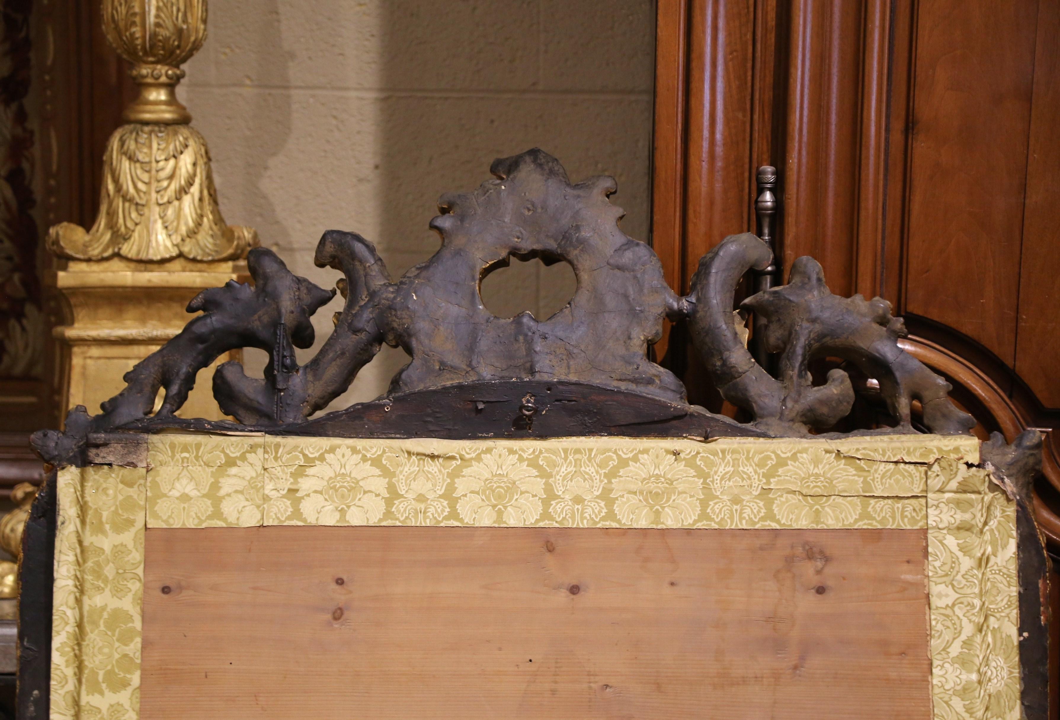 Specchio Rocaille francese Luigi XV del XIX secolo intagliato e ad arco in legno dorato in vendita 1
