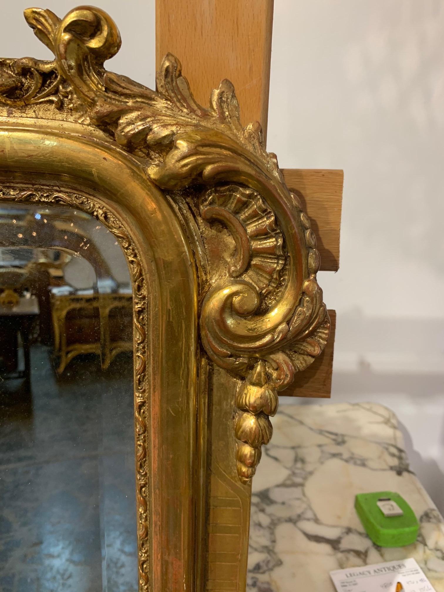 19th Century French Louis XV Carved and Giltwood Mirror 1