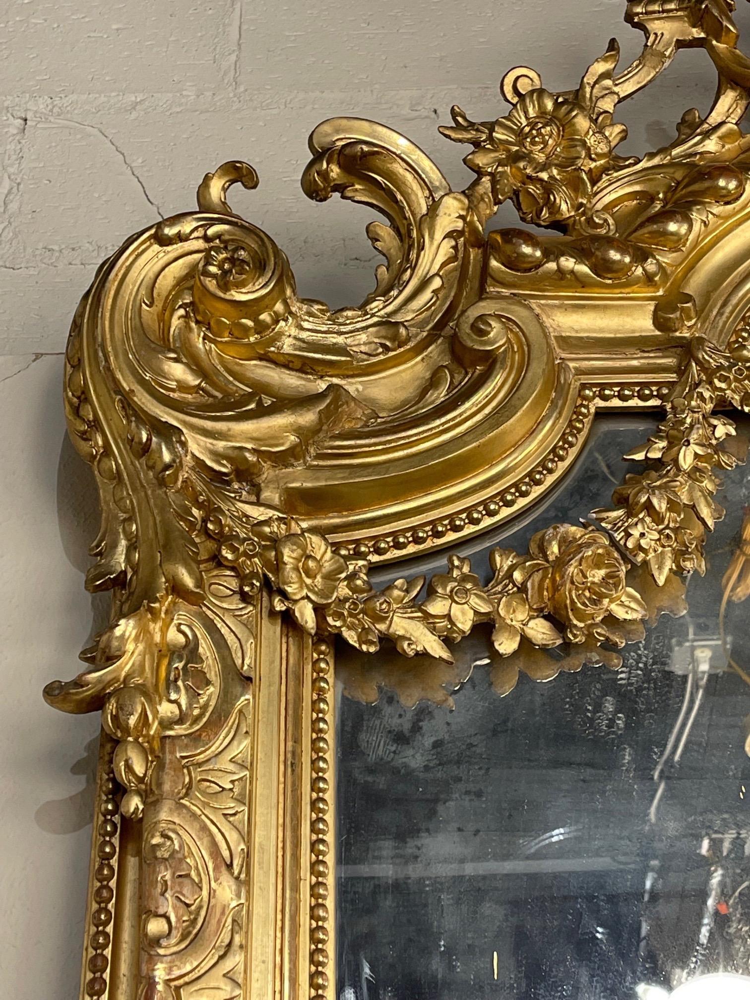 19th Century French Louis XV Carved and Giltwood Mirror 2
