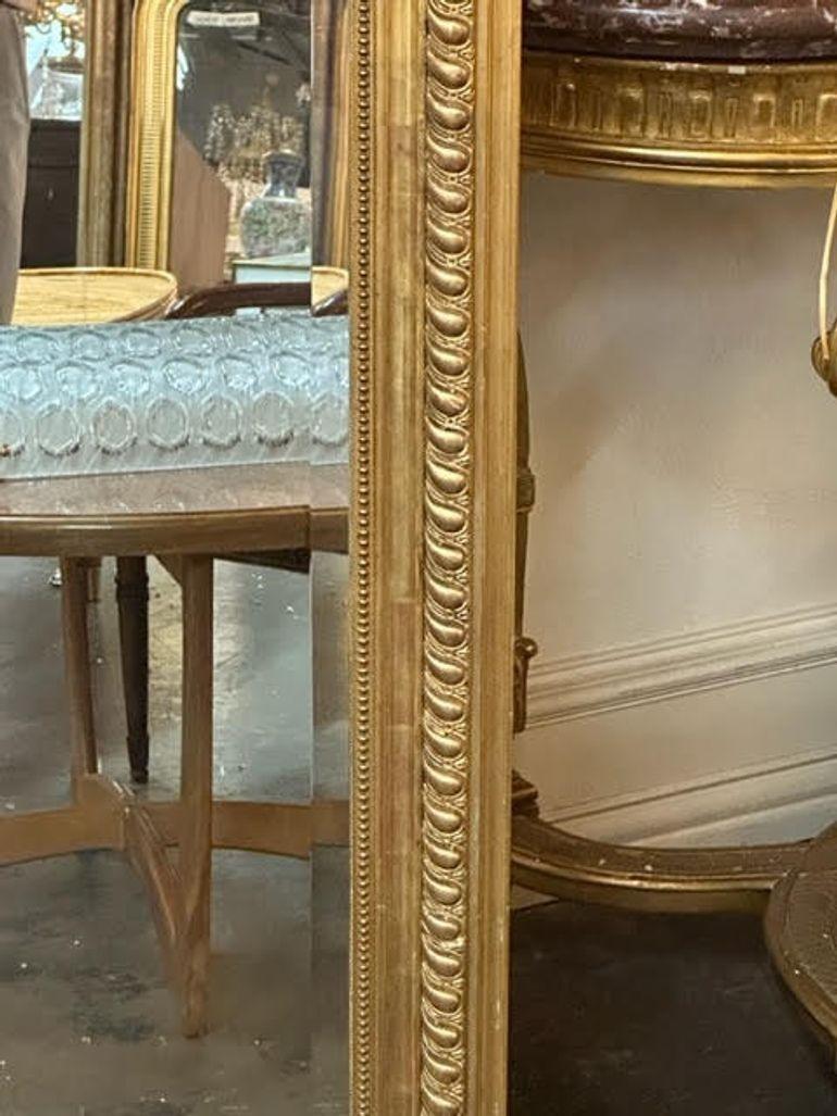 19th Century French Louis XV Carved and Giltwood Mirror For Sale 2