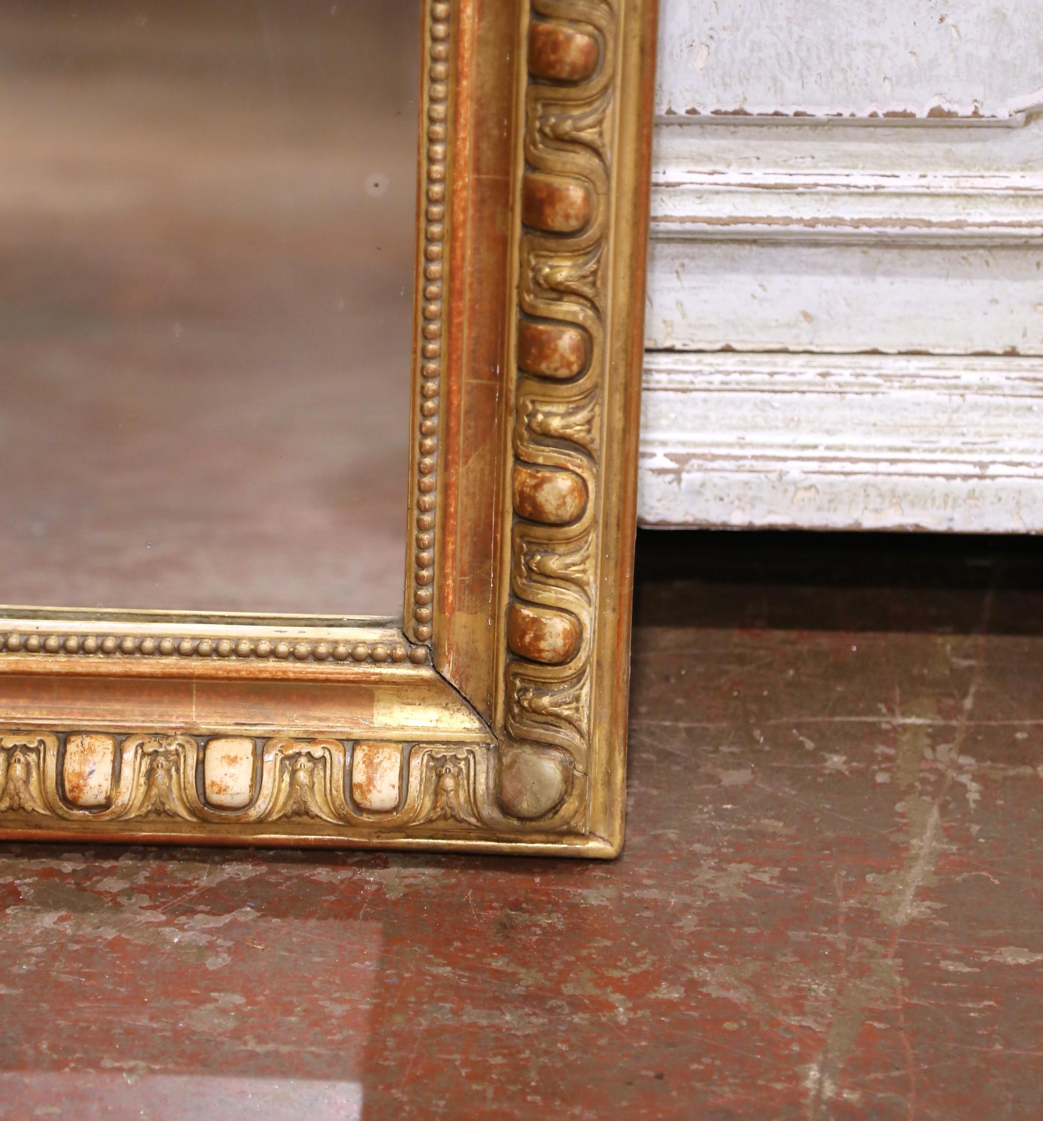 19. Jahrhundert Französisch Louis XV geschnitzt gewölbt Giltwood Wandspiegel mit Leaf Decor im Angebot 1