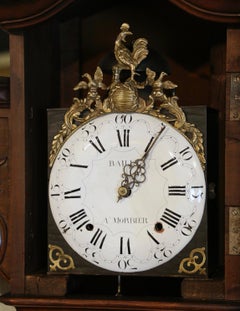Buffet-vaisselier à horloge du XIXe siècle, de style bressan, en loupe de noyer