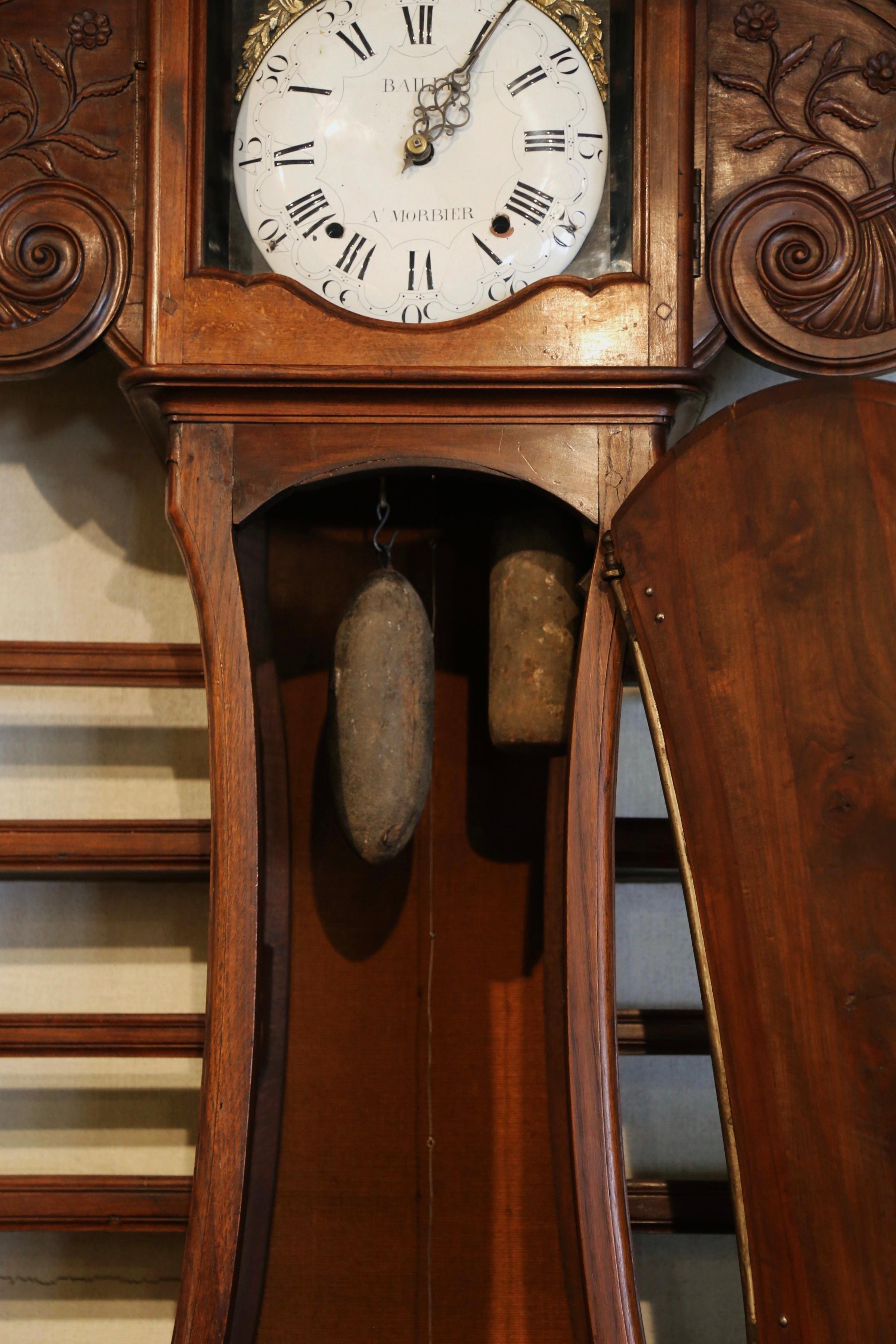 19. Jahrhundert Französisch Louis XV geschnitzt Burl, Esche und Nussbaum Bressan Uhr Vaisselier  im Angebot 12