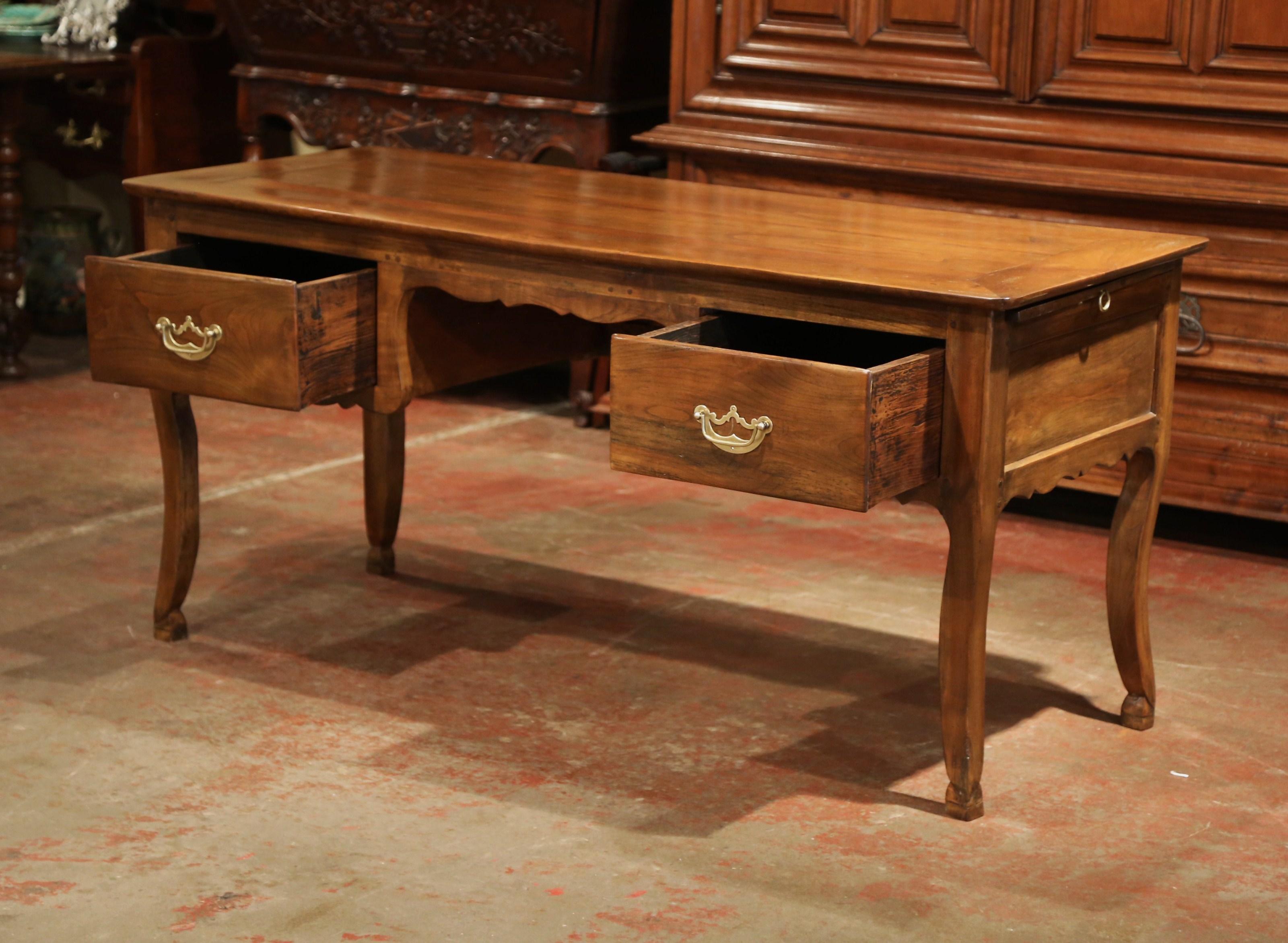 19th Century French Louis XV Carved Cherry Desk with Drawers and Pull Out Trays (Louis XV.)